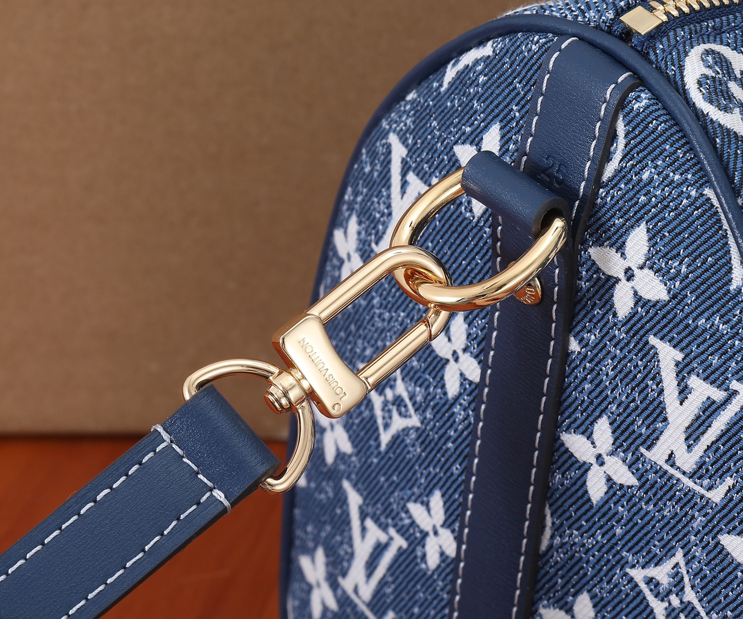 Louis Vuitton Speedy Bandoulière 25 Monogram Denim Crossbody Bag - Image 5
