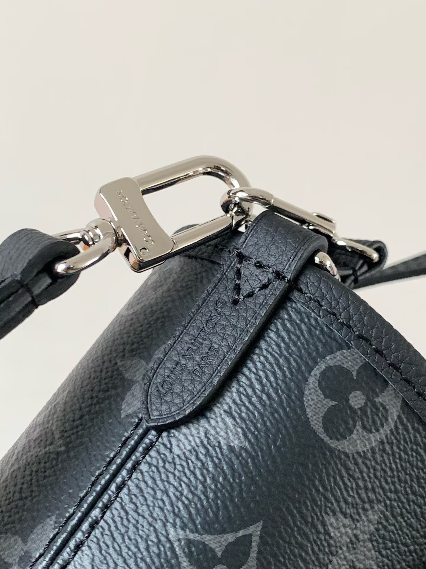 Louis Vuitton Neverfull Bandoulière Inside Out BB Bag, Model M15210 - Image 5