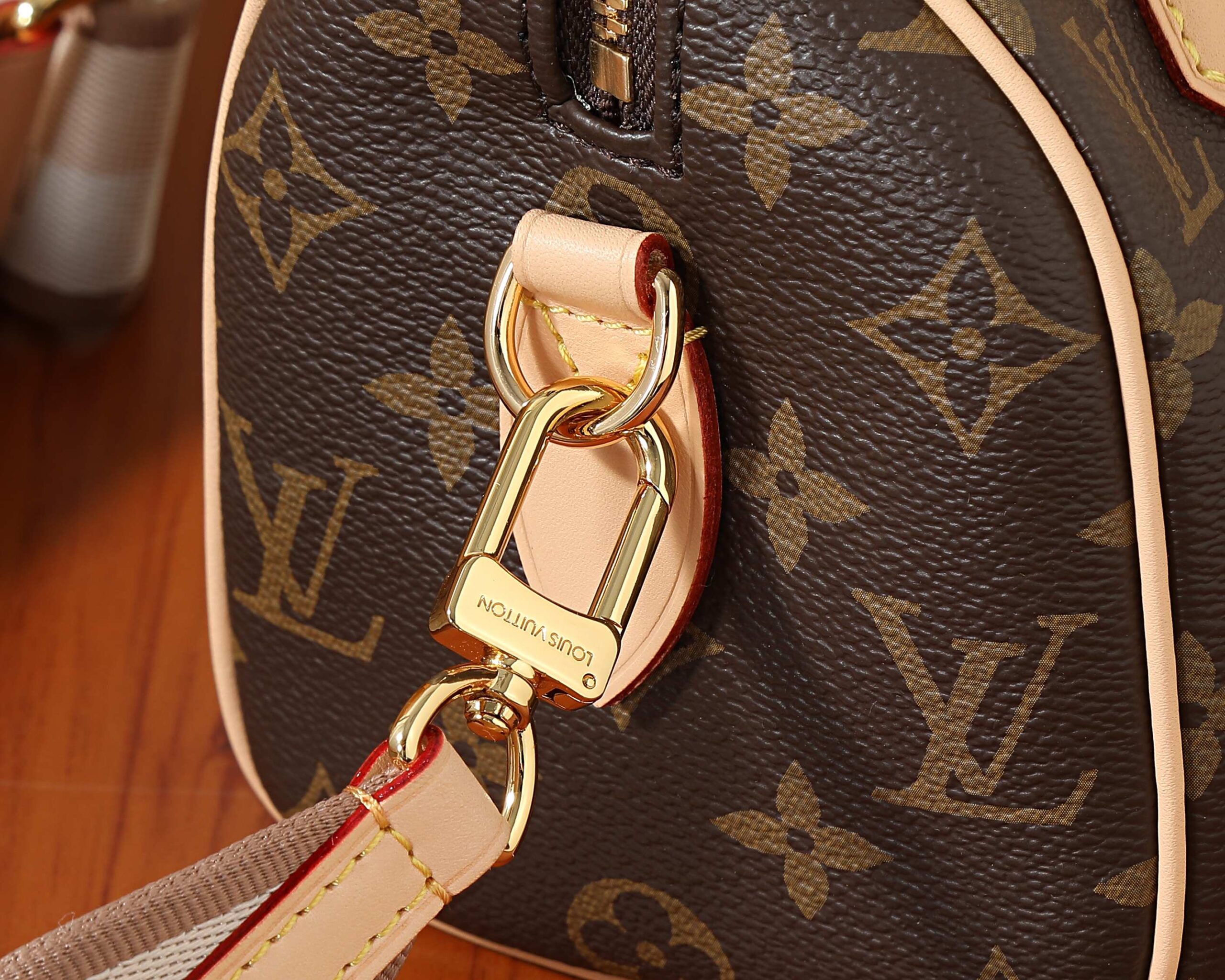 Louis Vuitton Speedy Bandouliere 20 Monogram Handbag - Image 5