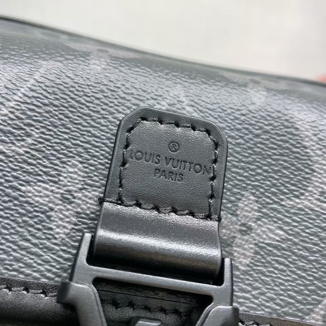 Louis Vuitton Getaway Messenger Bag in Monogram Eclipse Canvas - Image 5