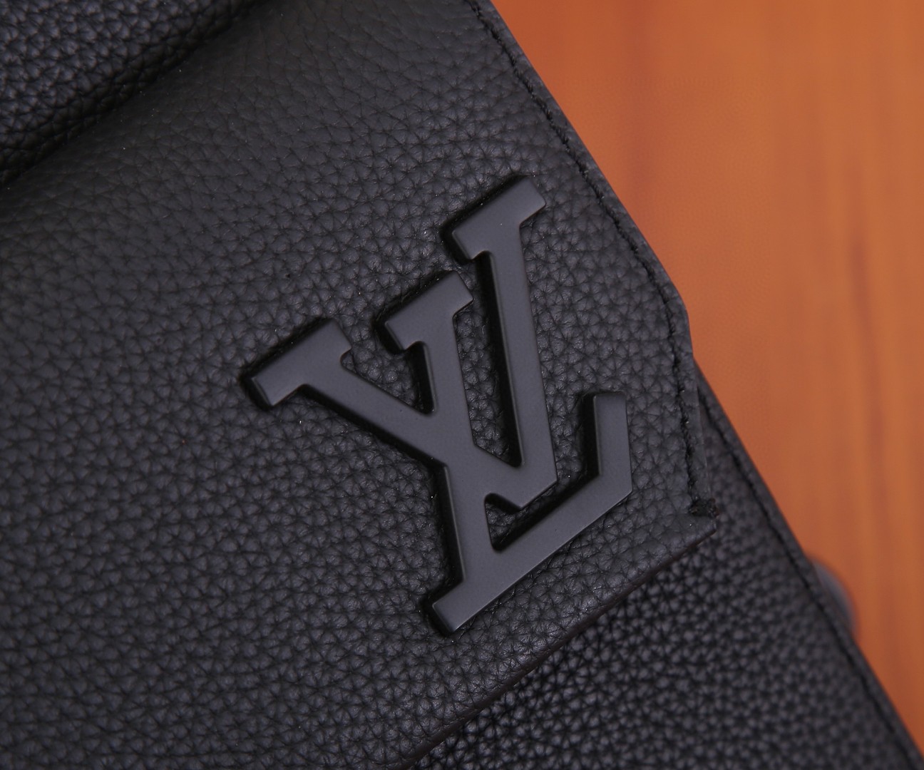 Louis Vuitton Aerogram Pilot Shoulder Bag M23736 - Image 5