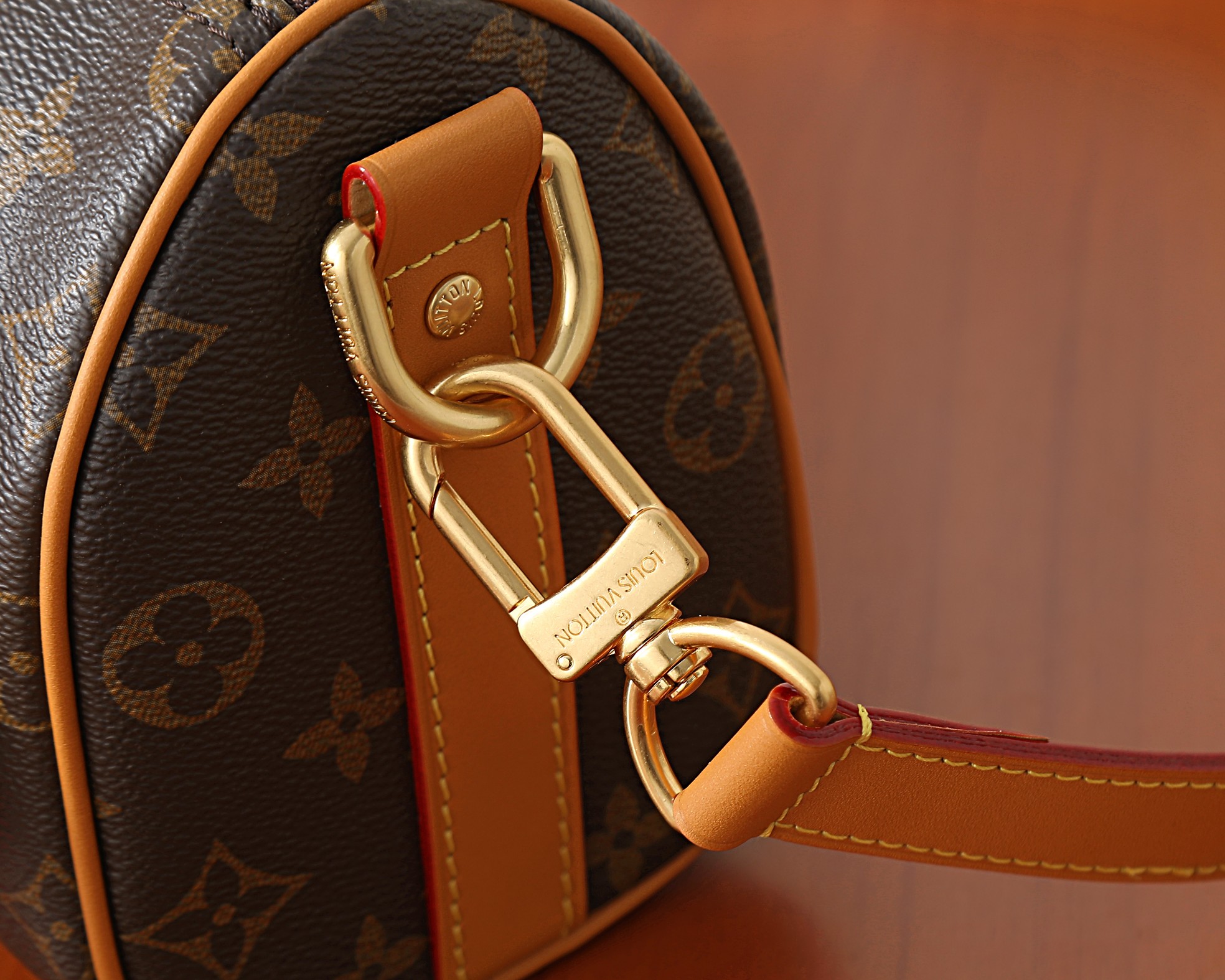 Louis Vuitton Keepall Bandoulière 25 Travel Bag - Image 5