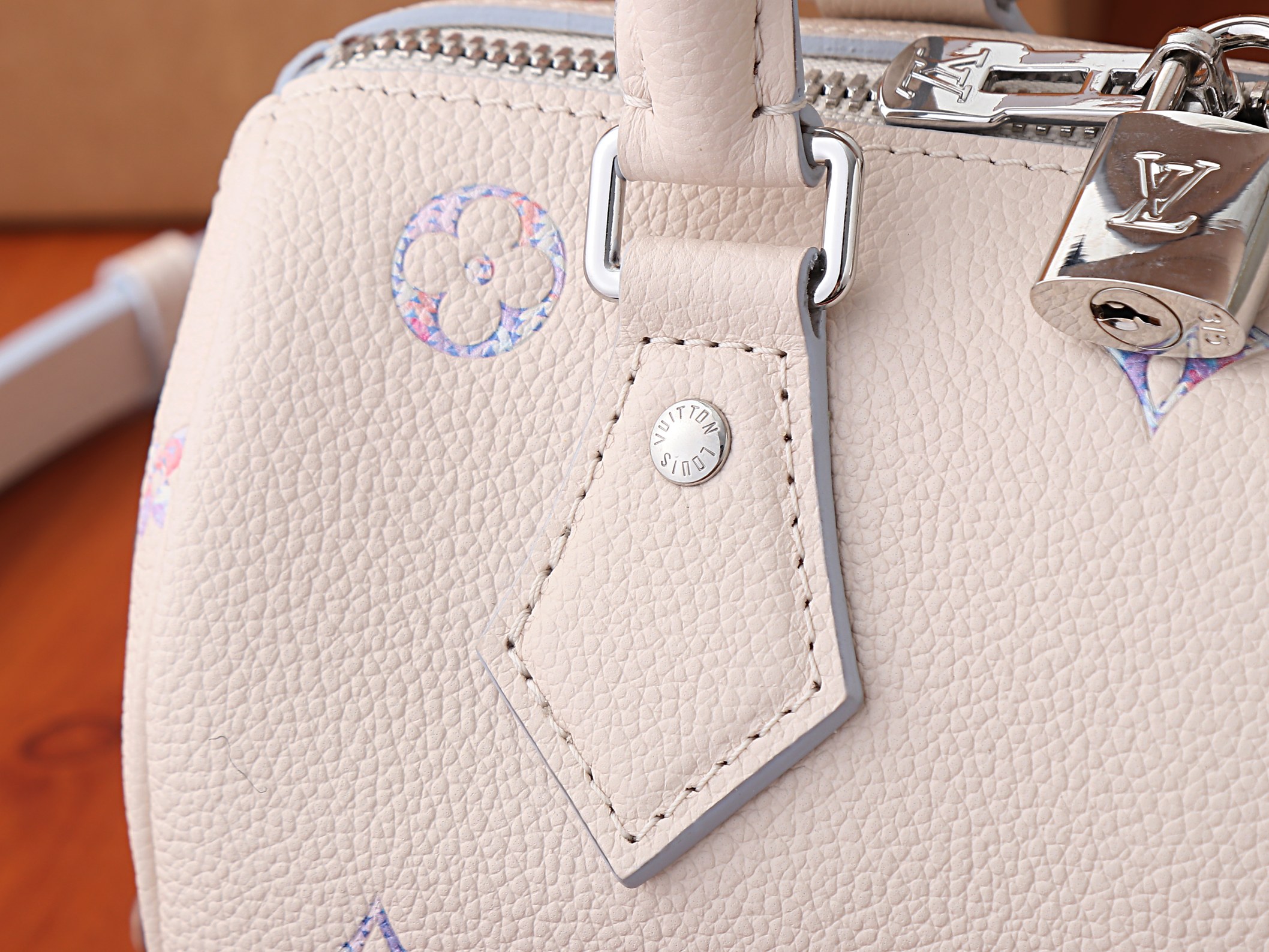 Louis Vuitton Speedy Bandouliere 20 Link Quartz Handbag - Image 5