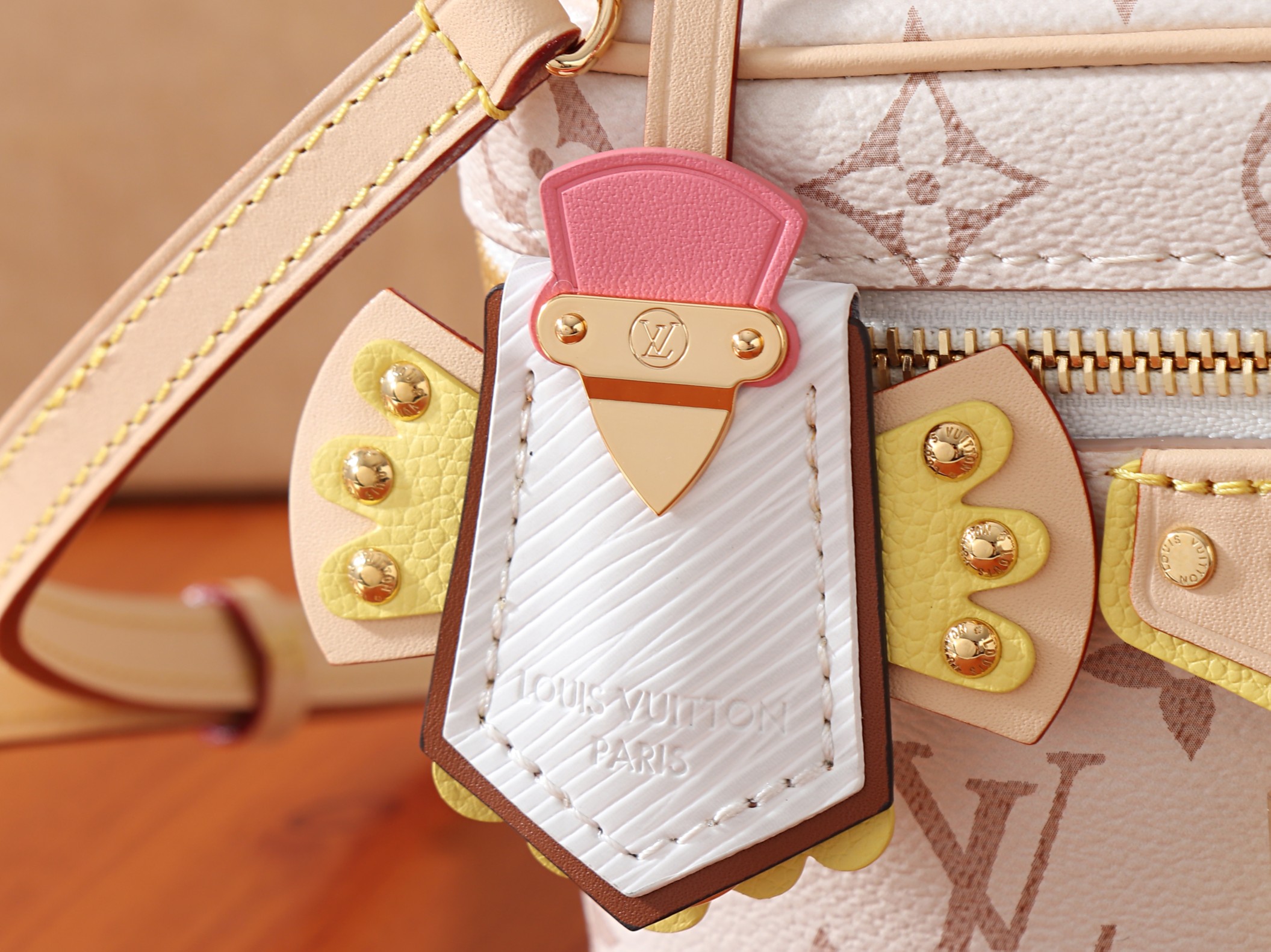 Louis Vuitton Vanity Chain Pouch - LV Crafty Monogram Dune - Image 5