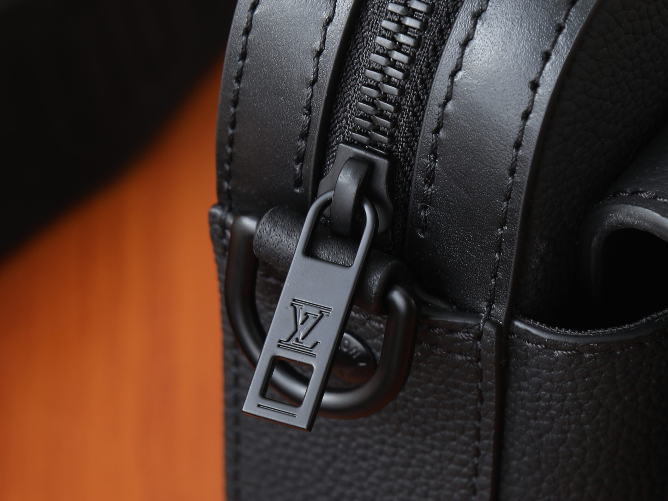 Louis Vuitton Fastline Leather Crossbody Bag - Image 5