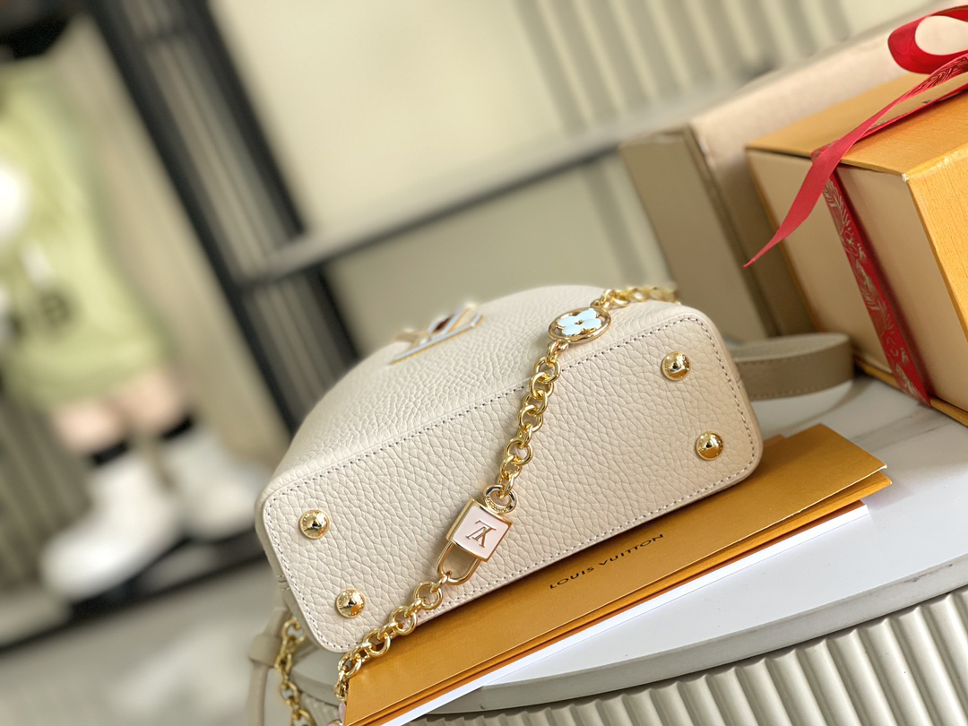 Louis Vuitton Capucines Mini Handbag in Taurillon Leather - Image 5