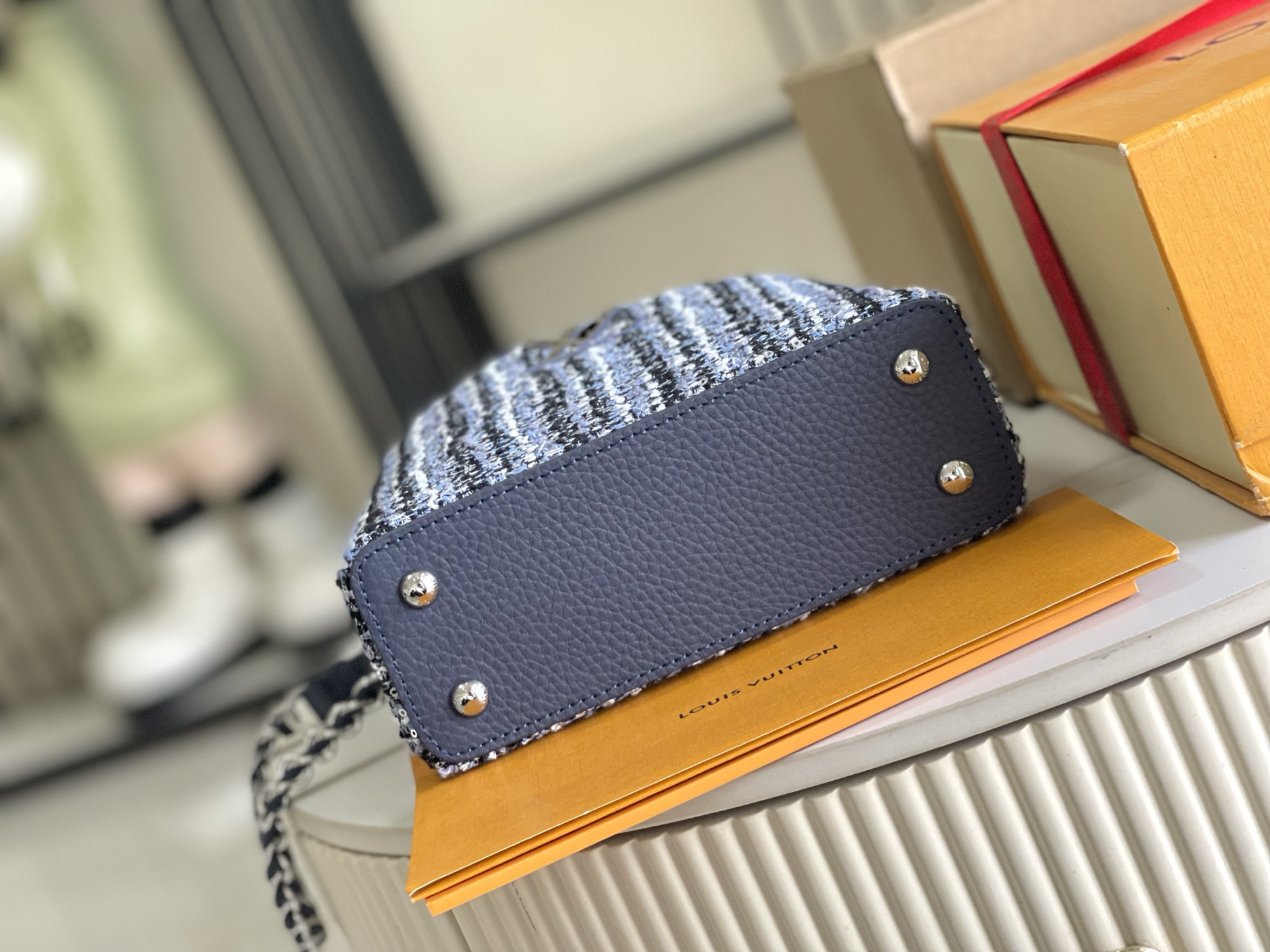 Louis Vuitton Capucines BB Handbag - Image 5