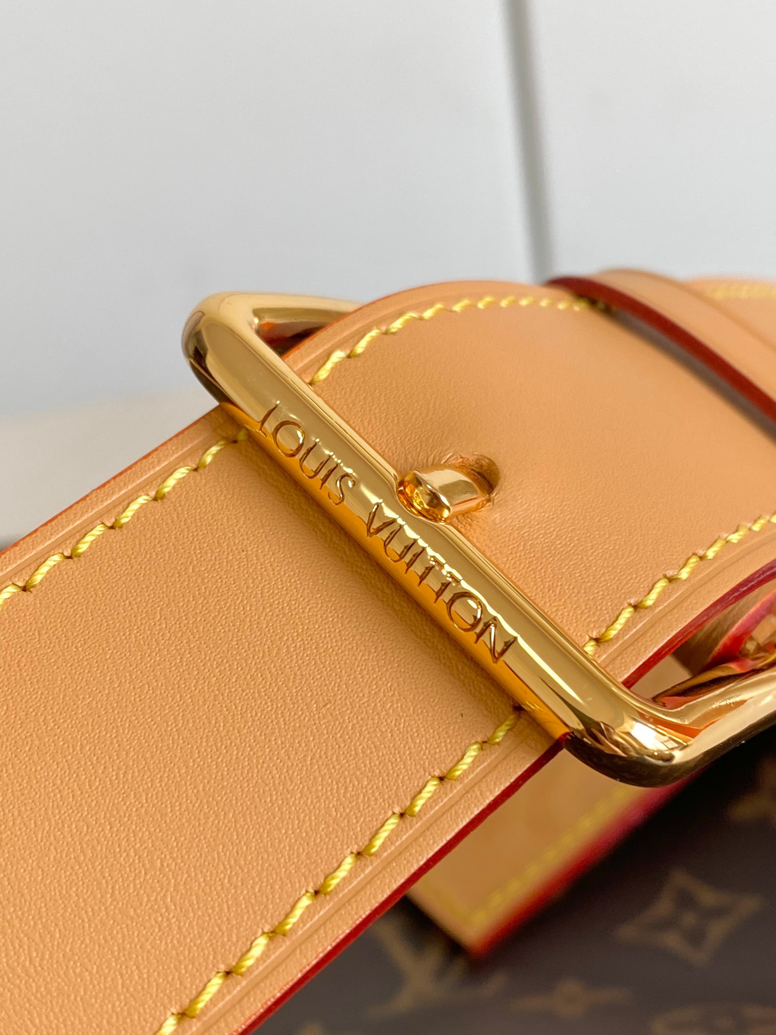 Louis Vuitton Metis Handbag M14018 - Image 5