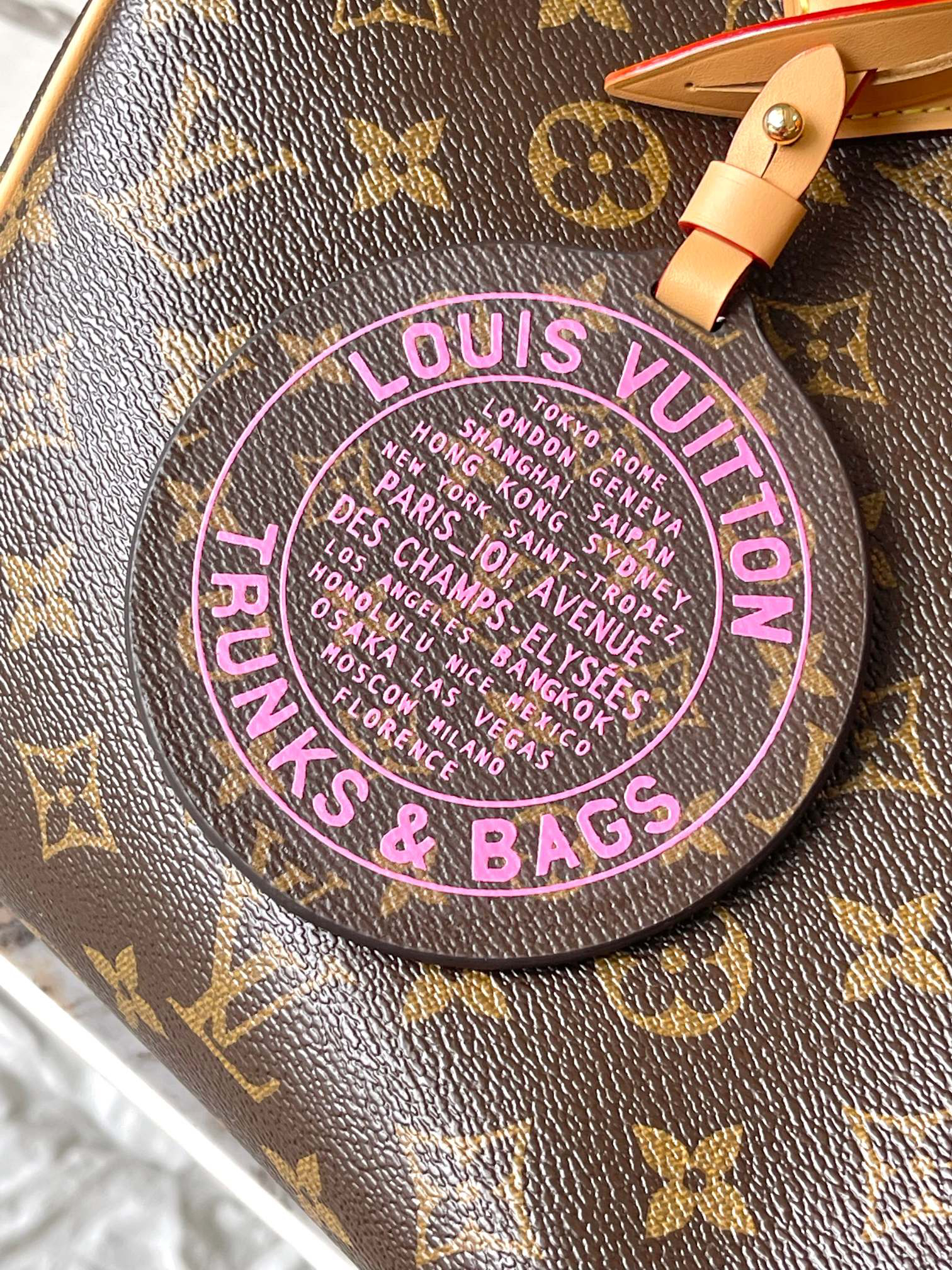 Louis Vuitton Speedy Soft 30 Handbag - Image 5