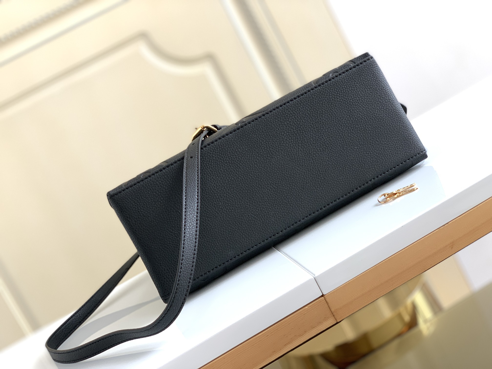 Louis Vuitton Petit Palais Small Handbag, Black - Image 5