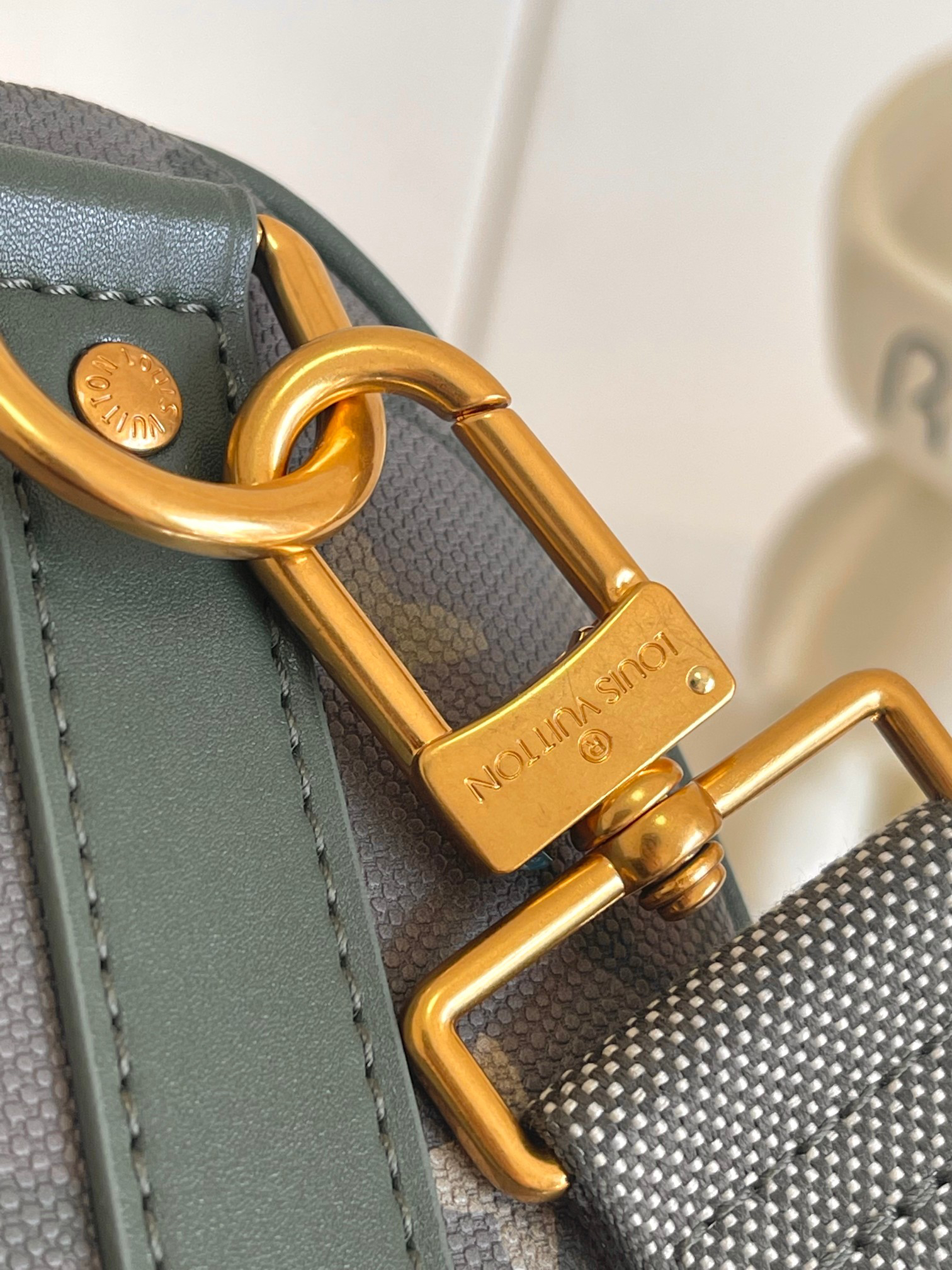 Louis Vuitton Keepall Bandoulière 25 Monogram Surplus Canvas Travel Bag - Image 5