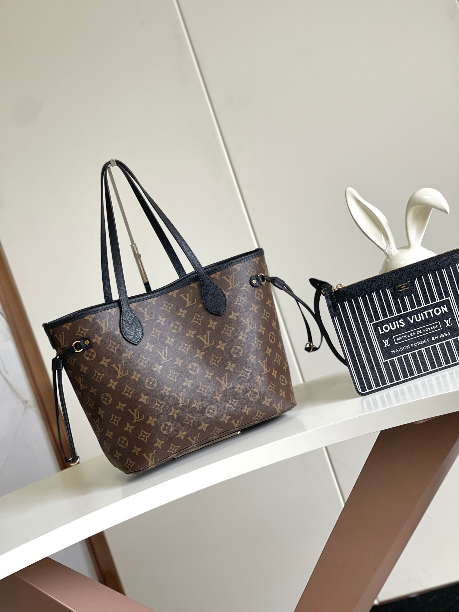 Louis Vuitton Neverfull MM Tote Bag in Damier Azur Canvas - Image 5