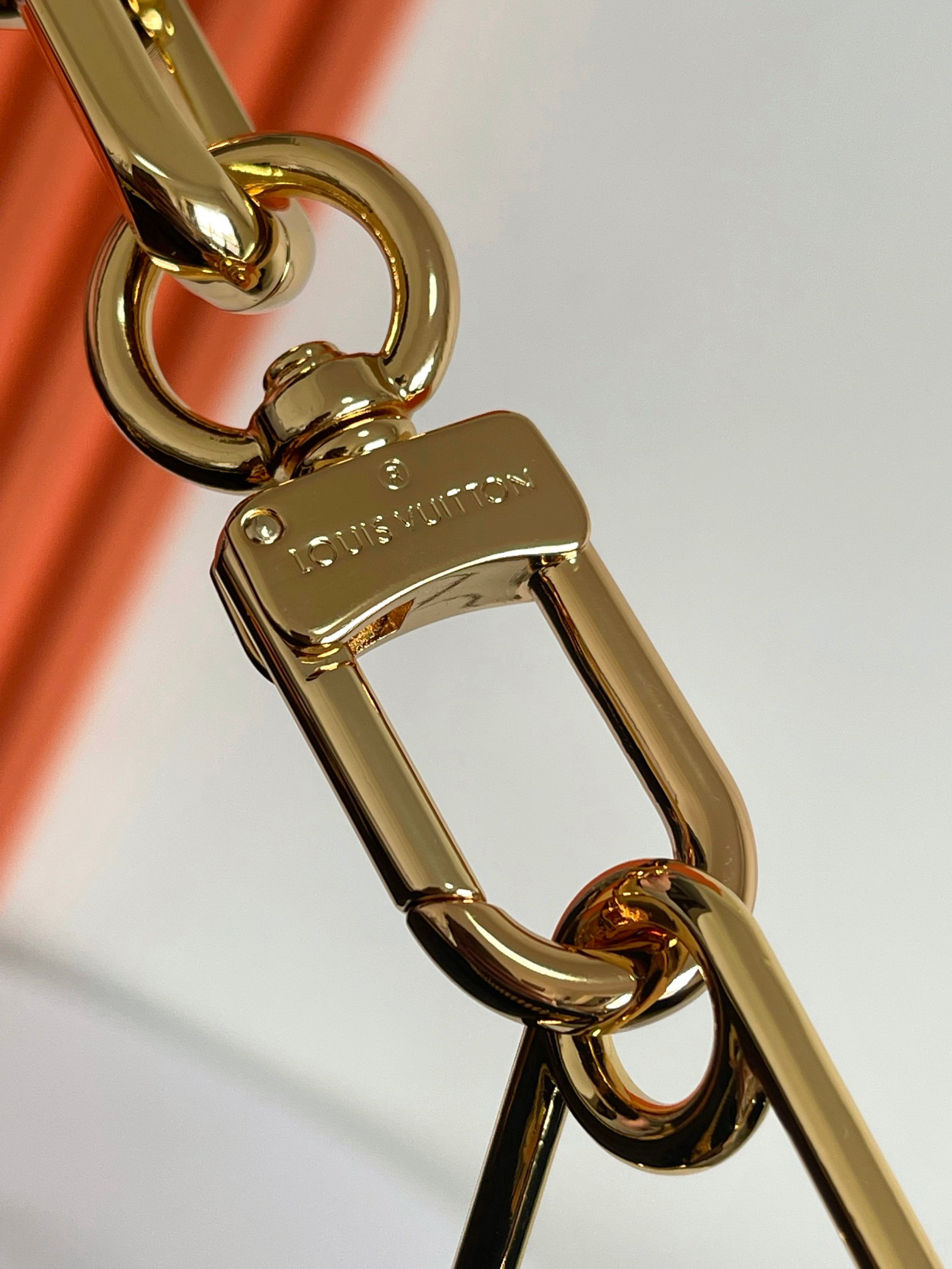 Louis Vuitton Coussin Hobo Bag in Top-Grain Lambskin - Image 5