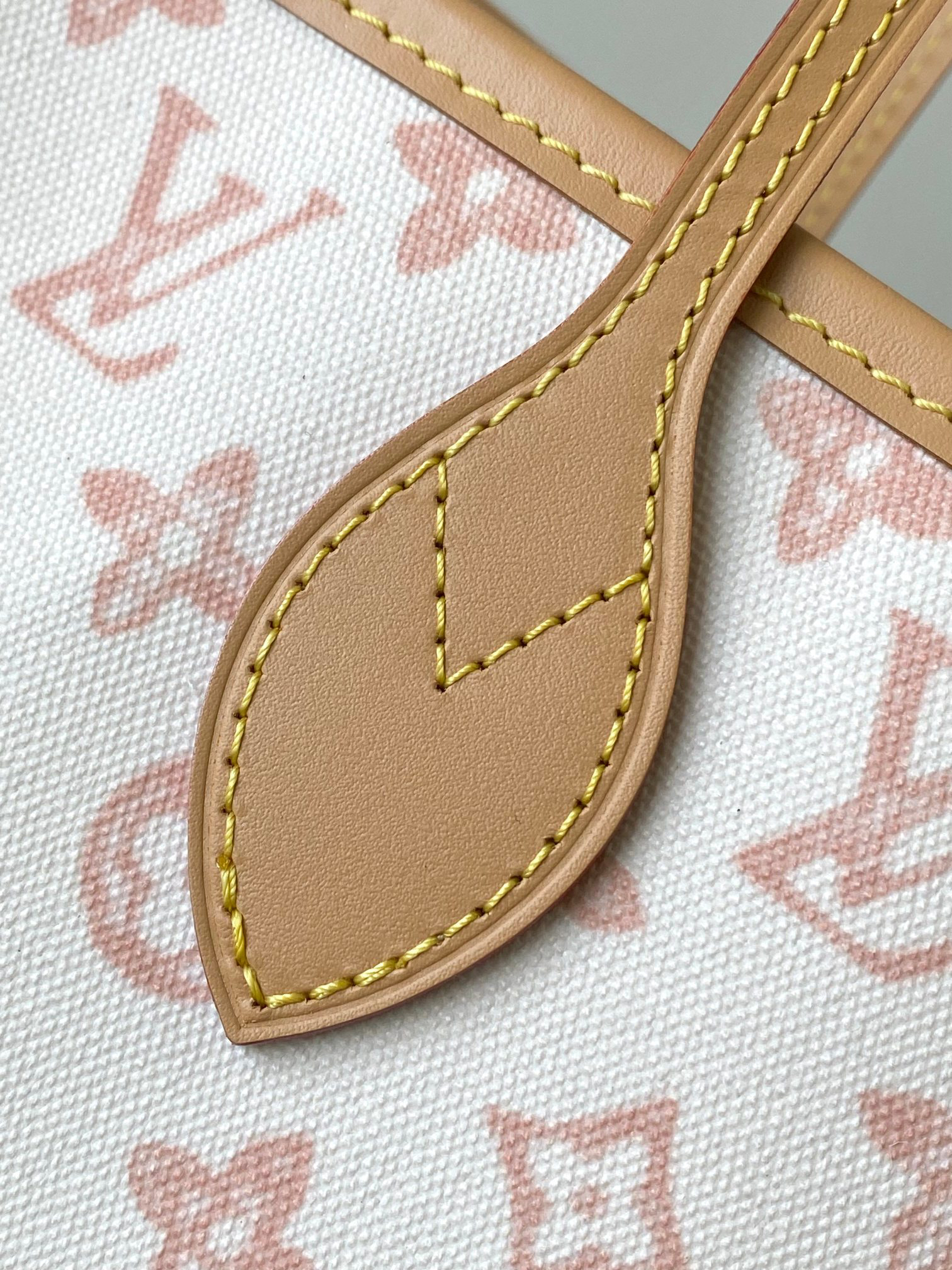 Louis Vuitton Neverfull MM Monogram Canvas Tote Bag - Image 5
