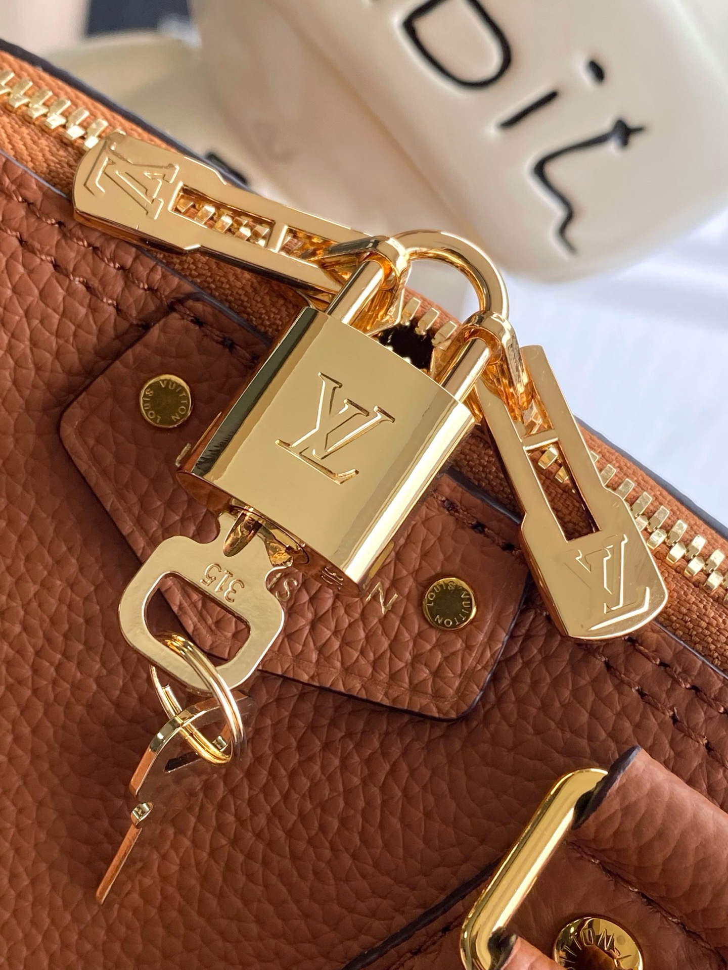 Alma Trunk BB Crossbody Bag - Image 5