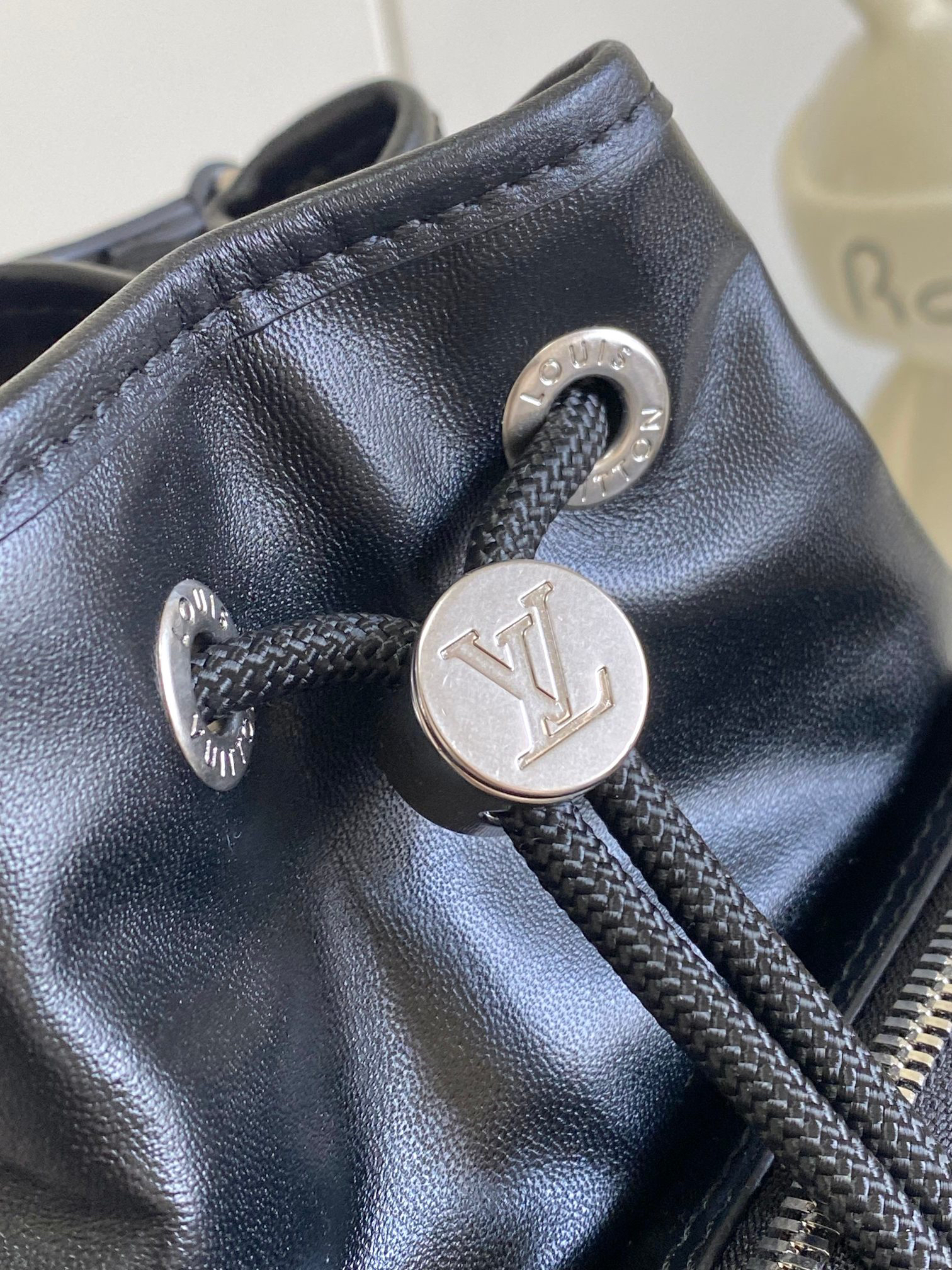 Louis Vuitton Noé Cargo Small Bucket Crossbody Bag - Image 5