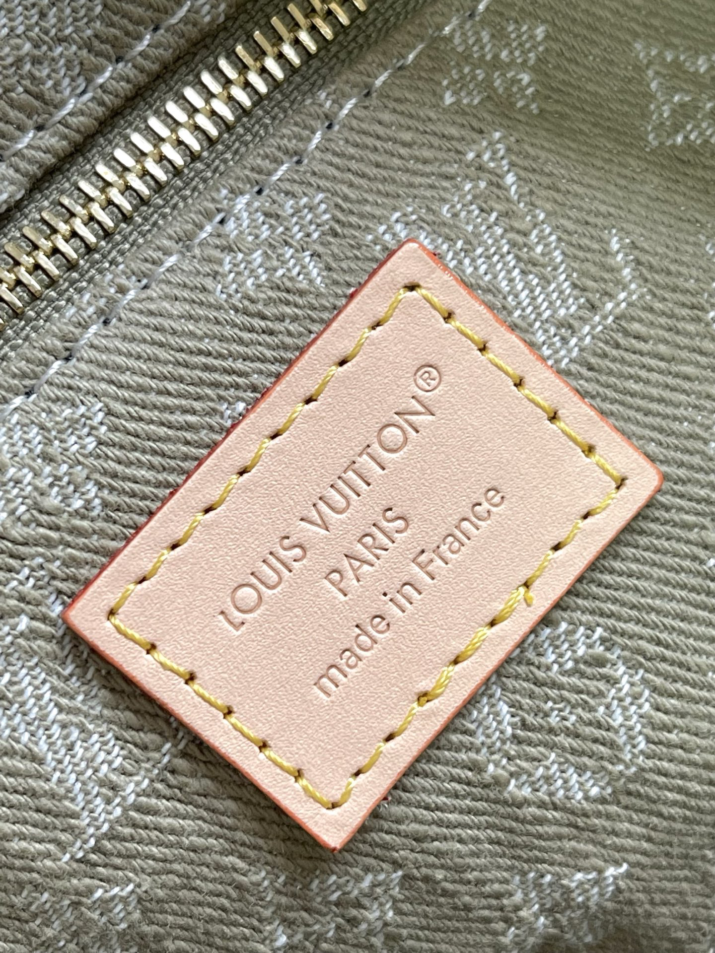 Louis Vuitton Carryall Cargo Small Handbag – Denim Rendez-Vous - Image 5