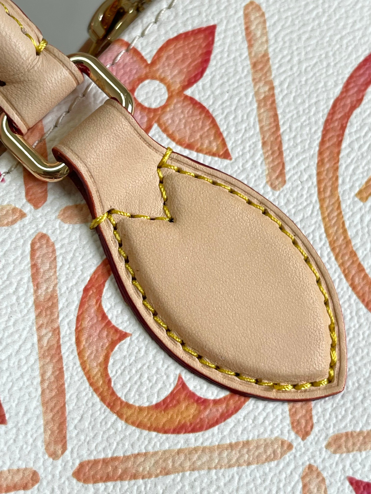 Louis Vuitton OnTheGo East West Handbag M25318 - Image 5