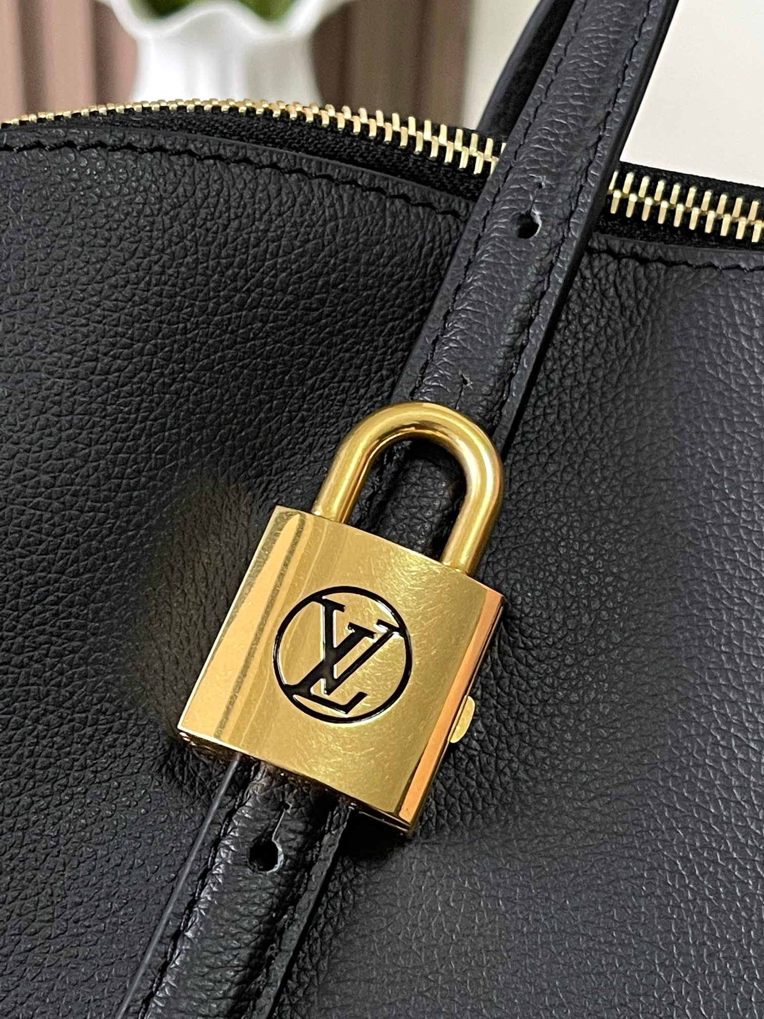 Low Key Double-Layer Leather Handbag M26257/M26688 - Image 5