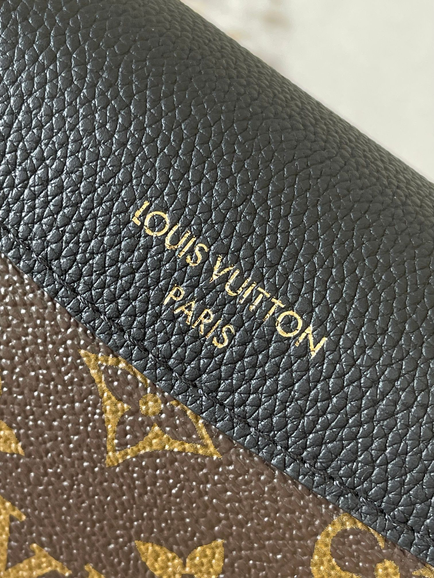 Louis Vuitton BB Handbag in Monogram Canvas - Image 5