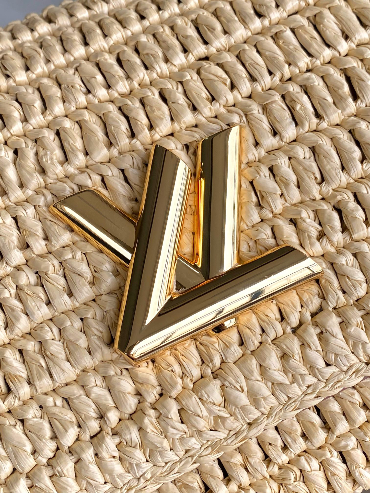 LV Twist Slim Raffia Shoulder Bag - Image 5