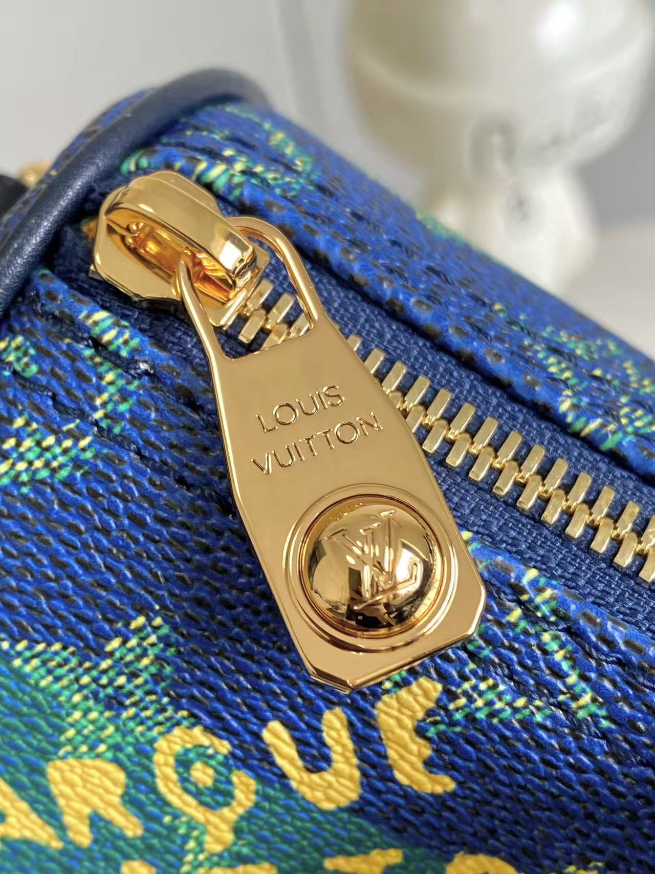 Louis Vuitton Keepall Bandoulière 25 Travel Bag - Image 5