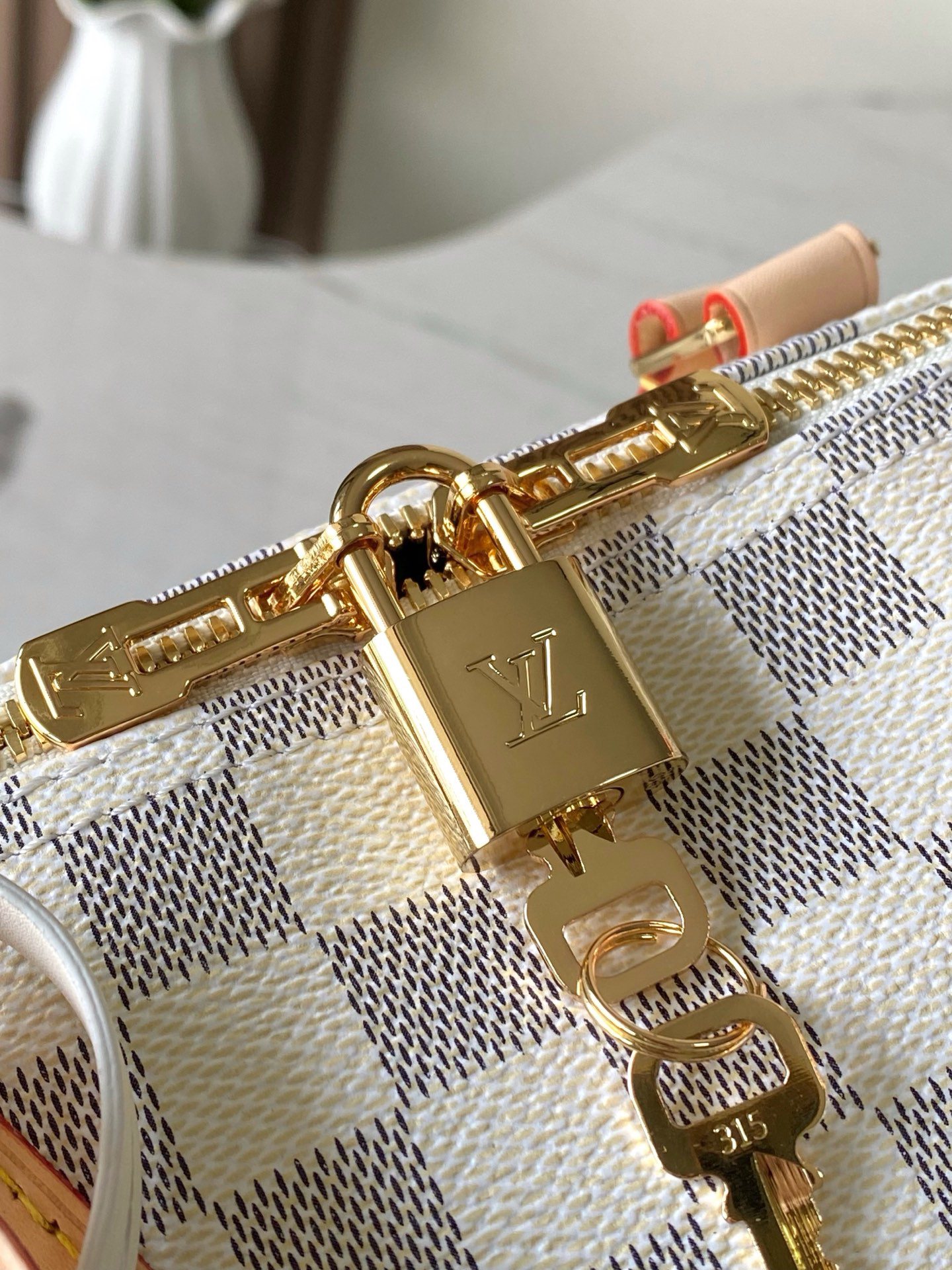 Louis Vuitton Speedy Bandoulière 30 Handbag in Damier Azur - Image 5
