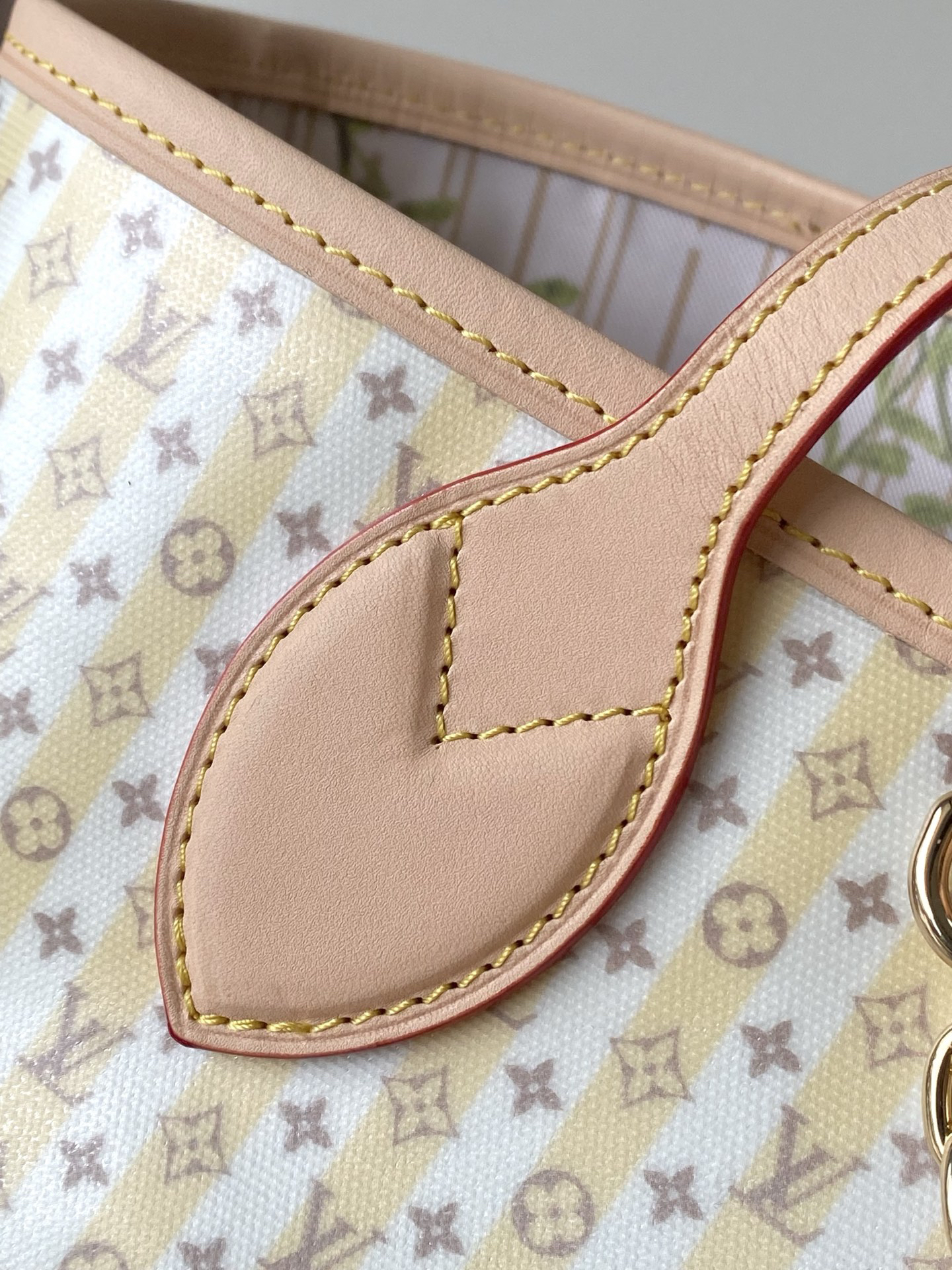 Louis Vuitton Neverfull Medium Tote Bag in Light Yellow Canvas - Image 5
