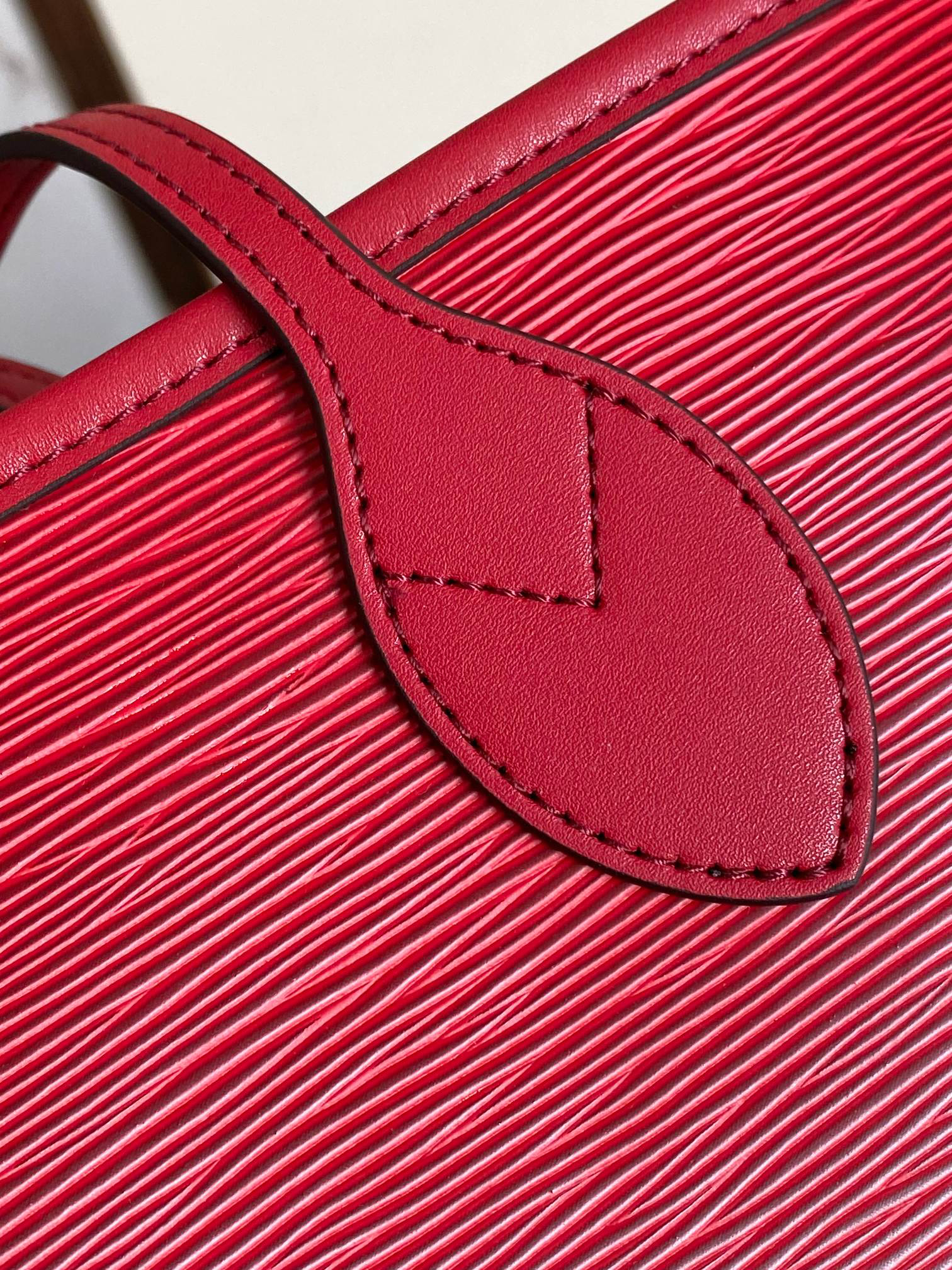 Louis Vuitton Neverfull Medium Epi Leather Tote Bag - Red - Image 5