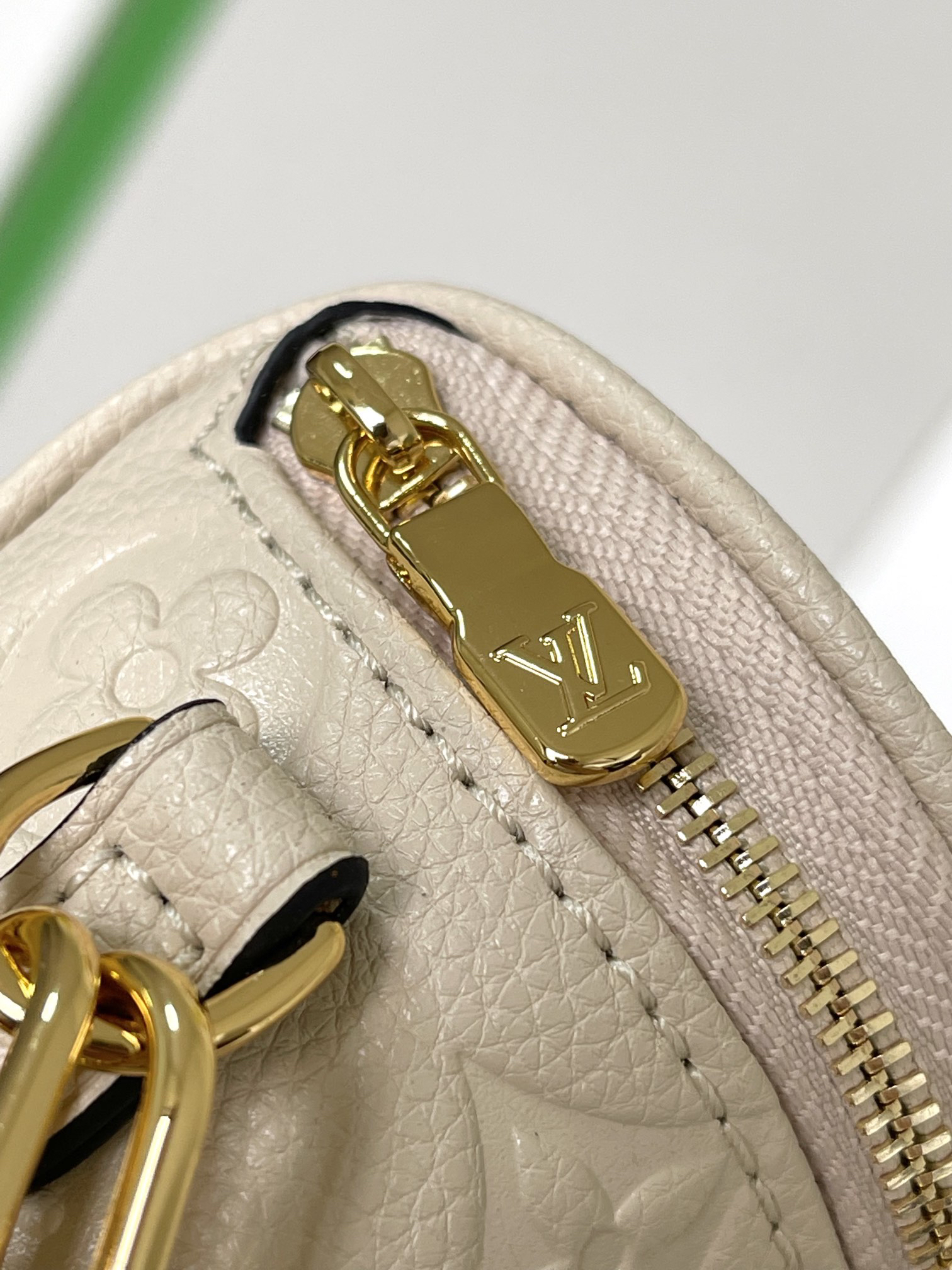 Louis Vuitton Mini Bumbag M85636 - Image 5
