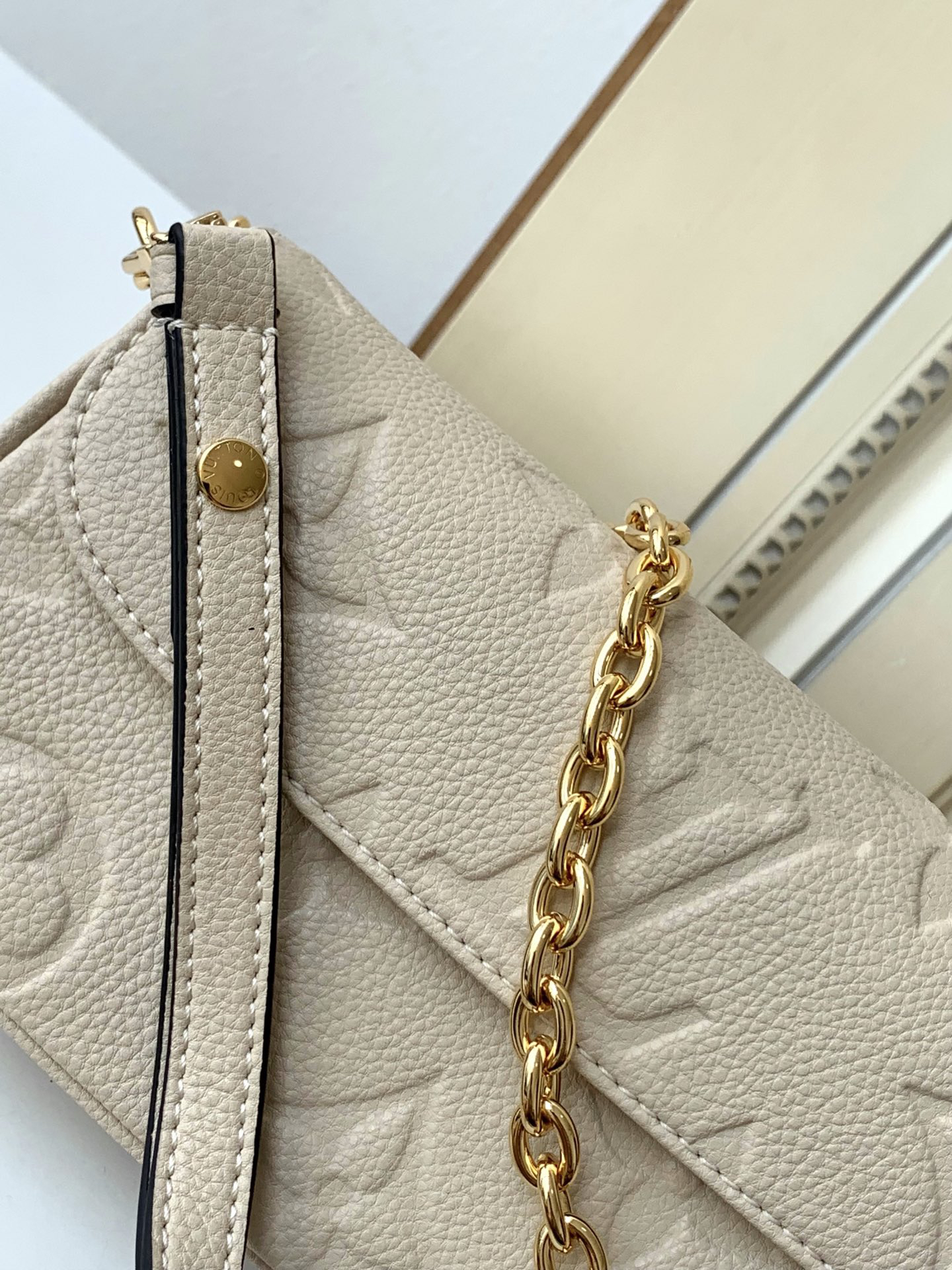 Louis Vuitton Wallet On Chain Monogram Crossbody Bag - Image 5