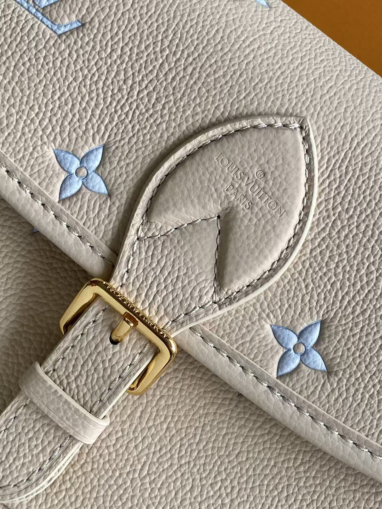 Louis Vuitton Diane Shoulder Bag in Monogram Empreinte Leather - Image 5