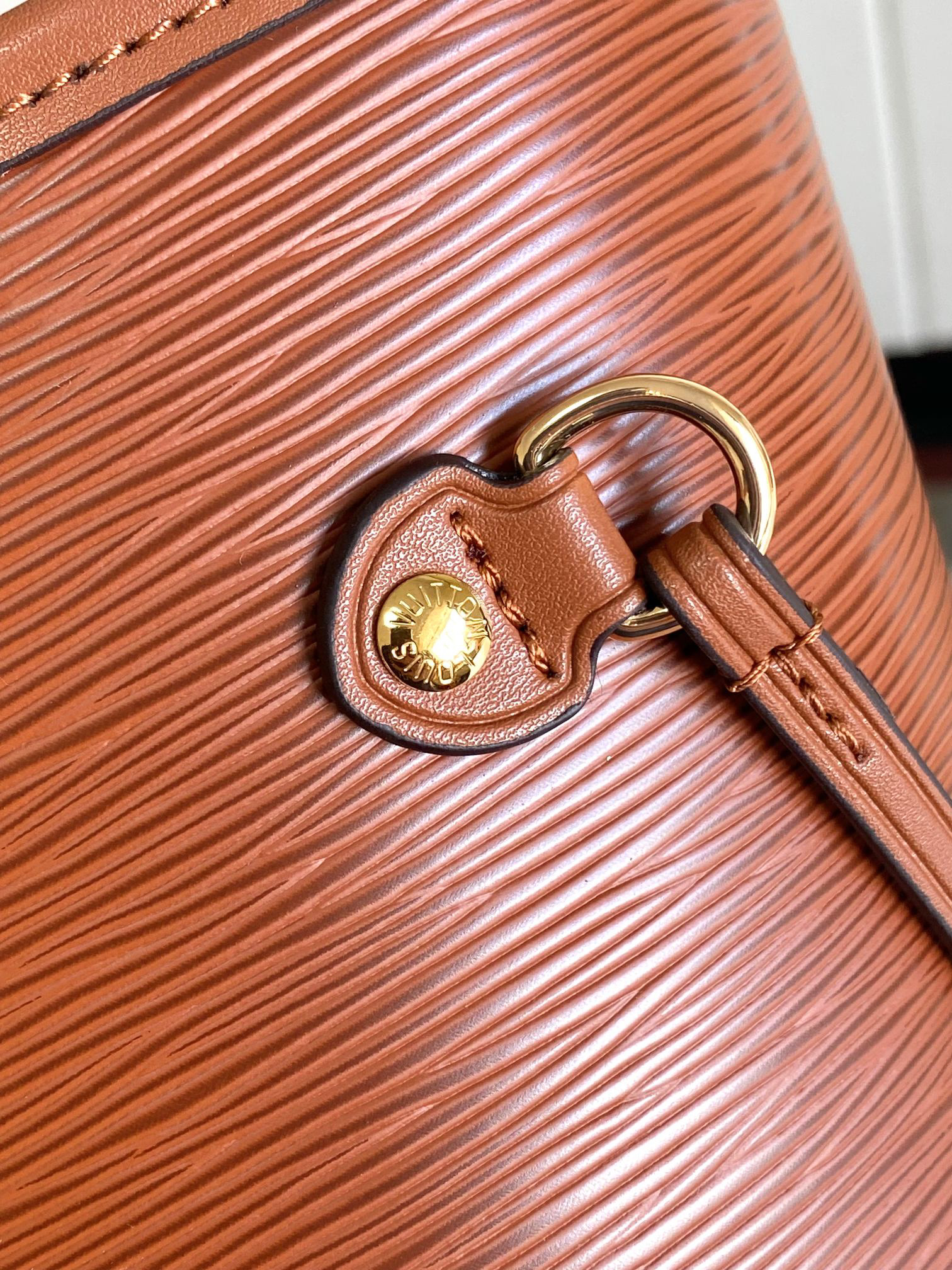 Louis Vuitton Neverfull MM Epi Leather Tote Bag - Image 5