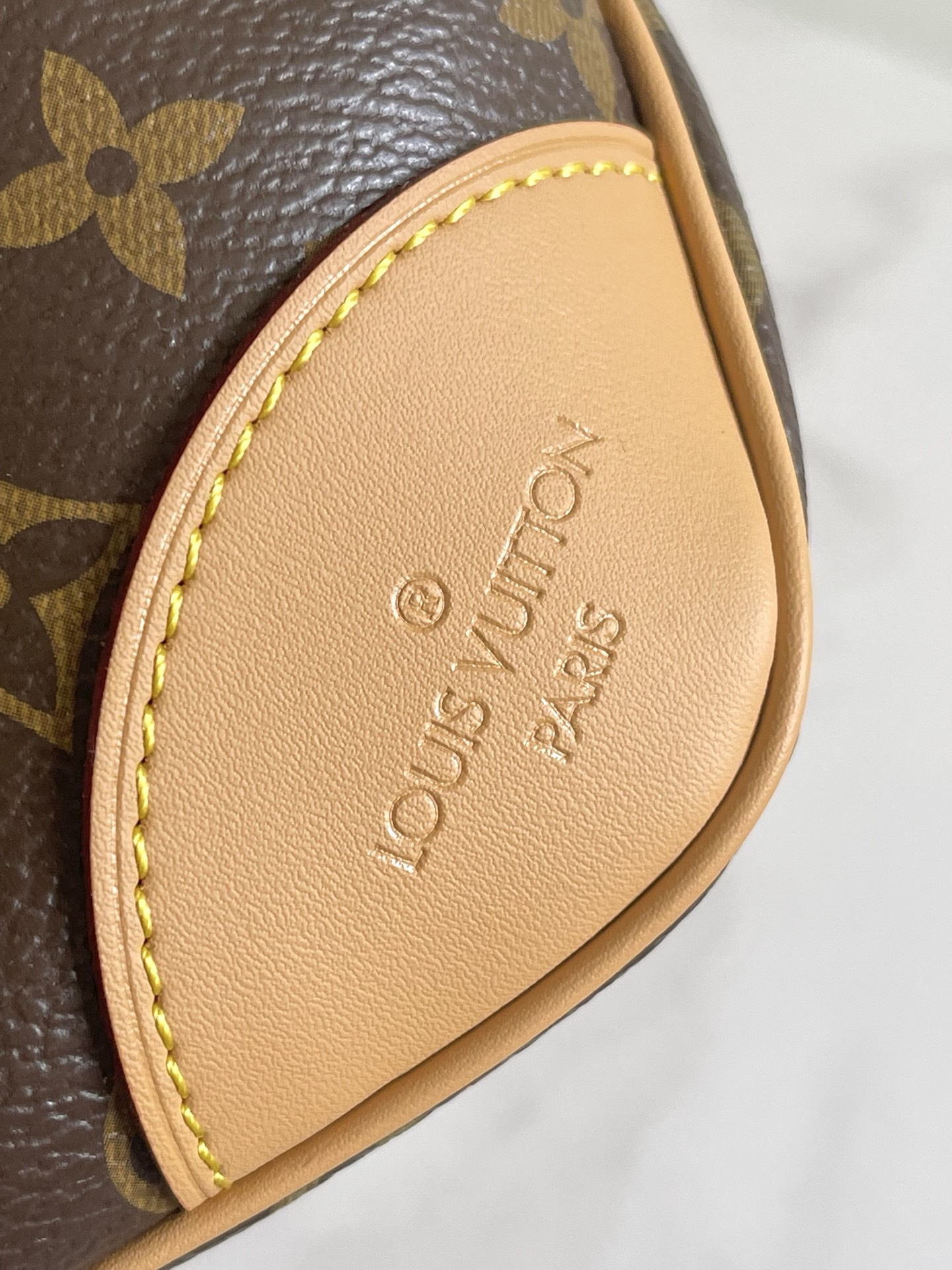 Louis Vuitton Boulogne Small Shoulder Bag - Image 5