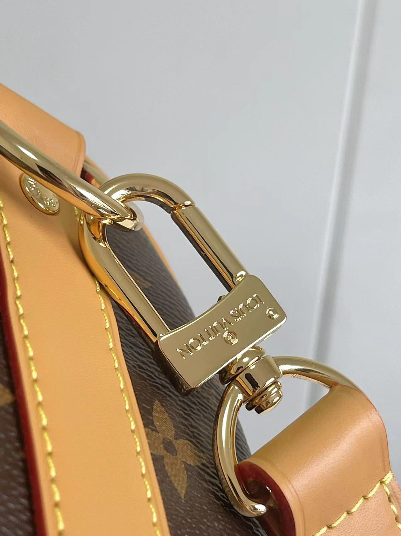 Louis Vuitton Keepall Bandoulière 25 Monogram Shoulder Bag - Image 5