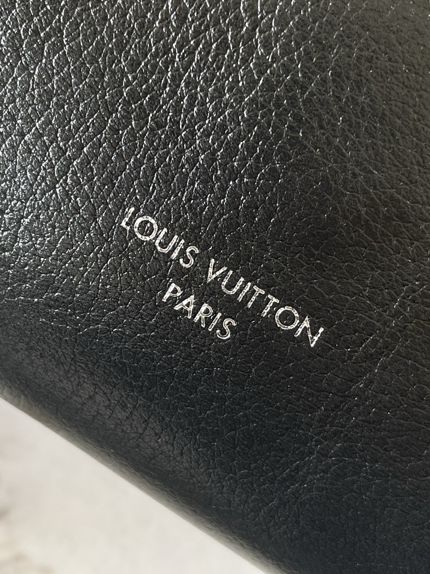 Louis Vuitton Express Small Handbag in Black Oiled-Waxed Leather - Image 5