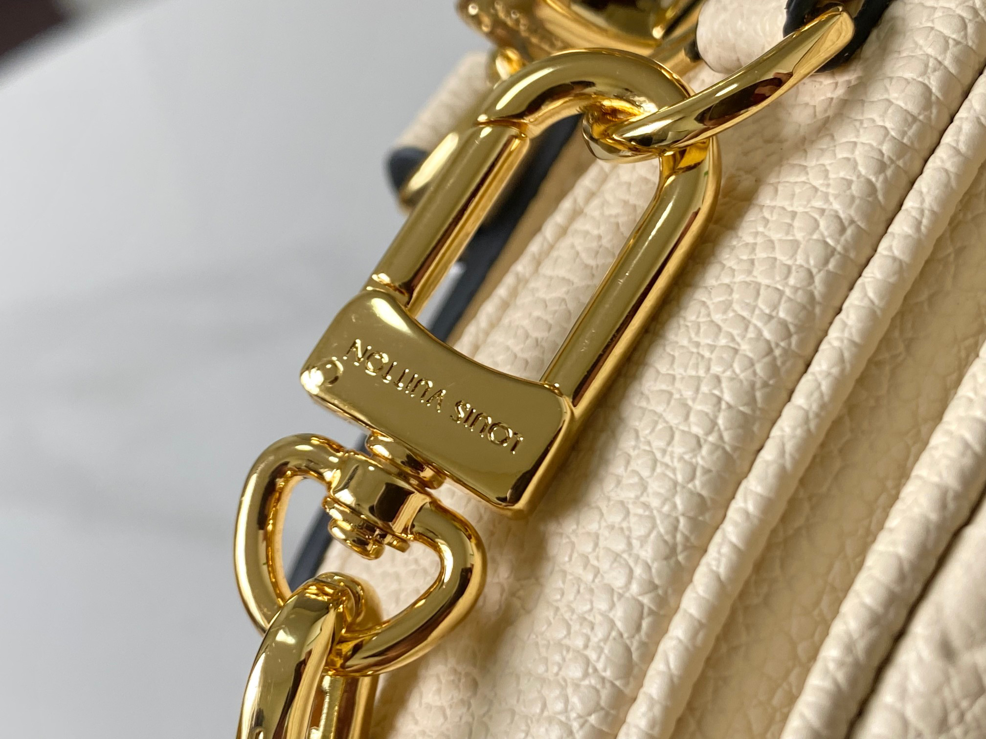 Louis Vuitton Pochette Métis East West Crossbody Bag - Image 5