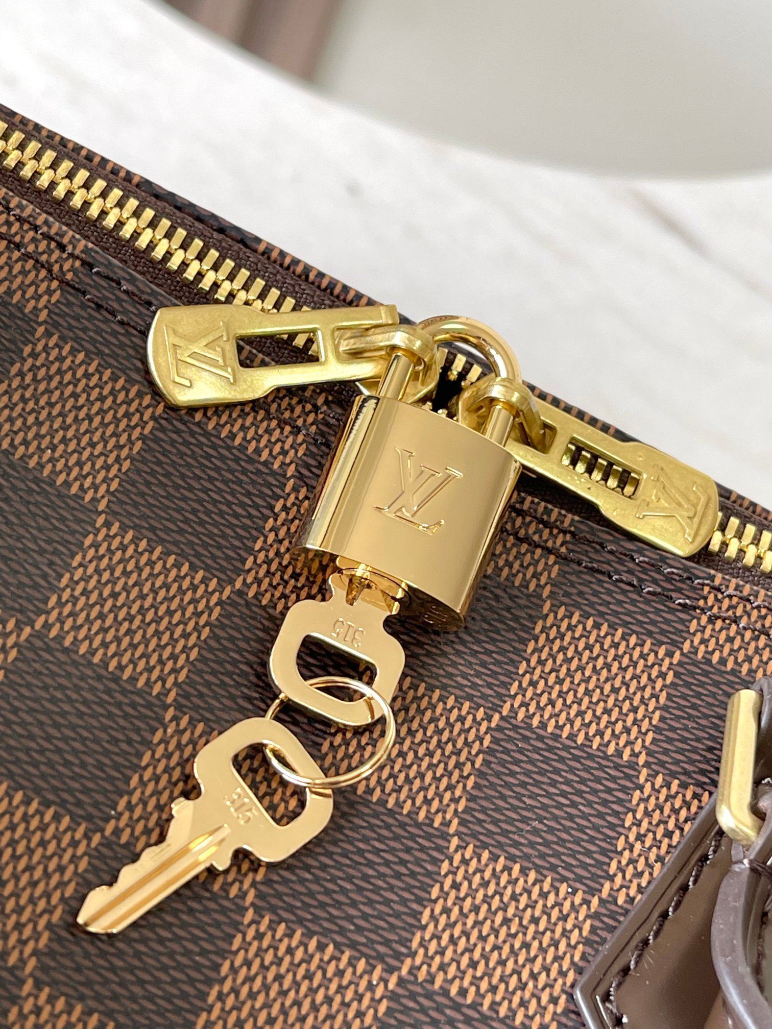 Louis Vuitton Speedy 30 Handbag in Damier Azur Canvas and Leather - Image 5
