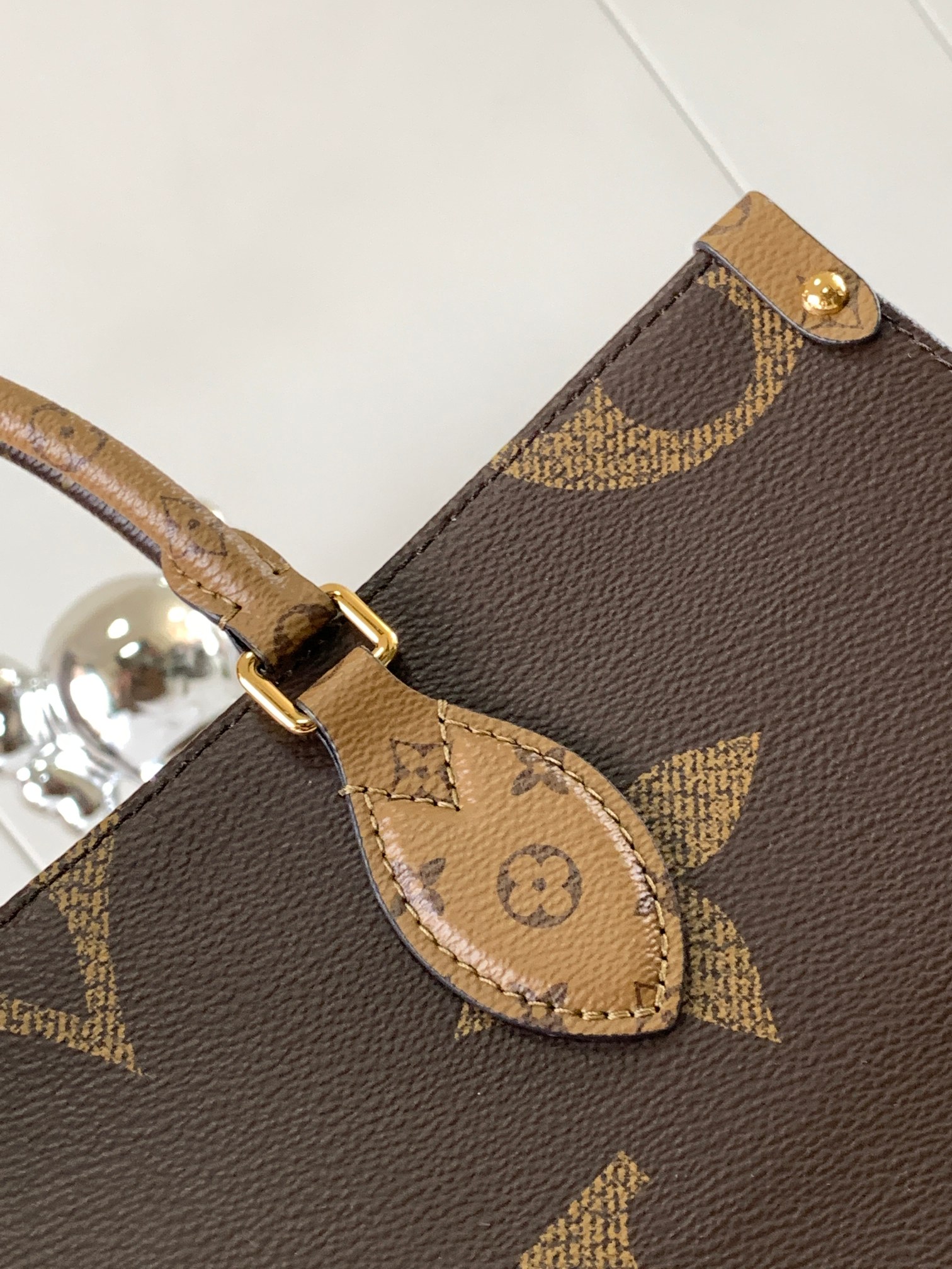 Louis Vuitton Onthego Leather Tote Bag M45039 - Image 5