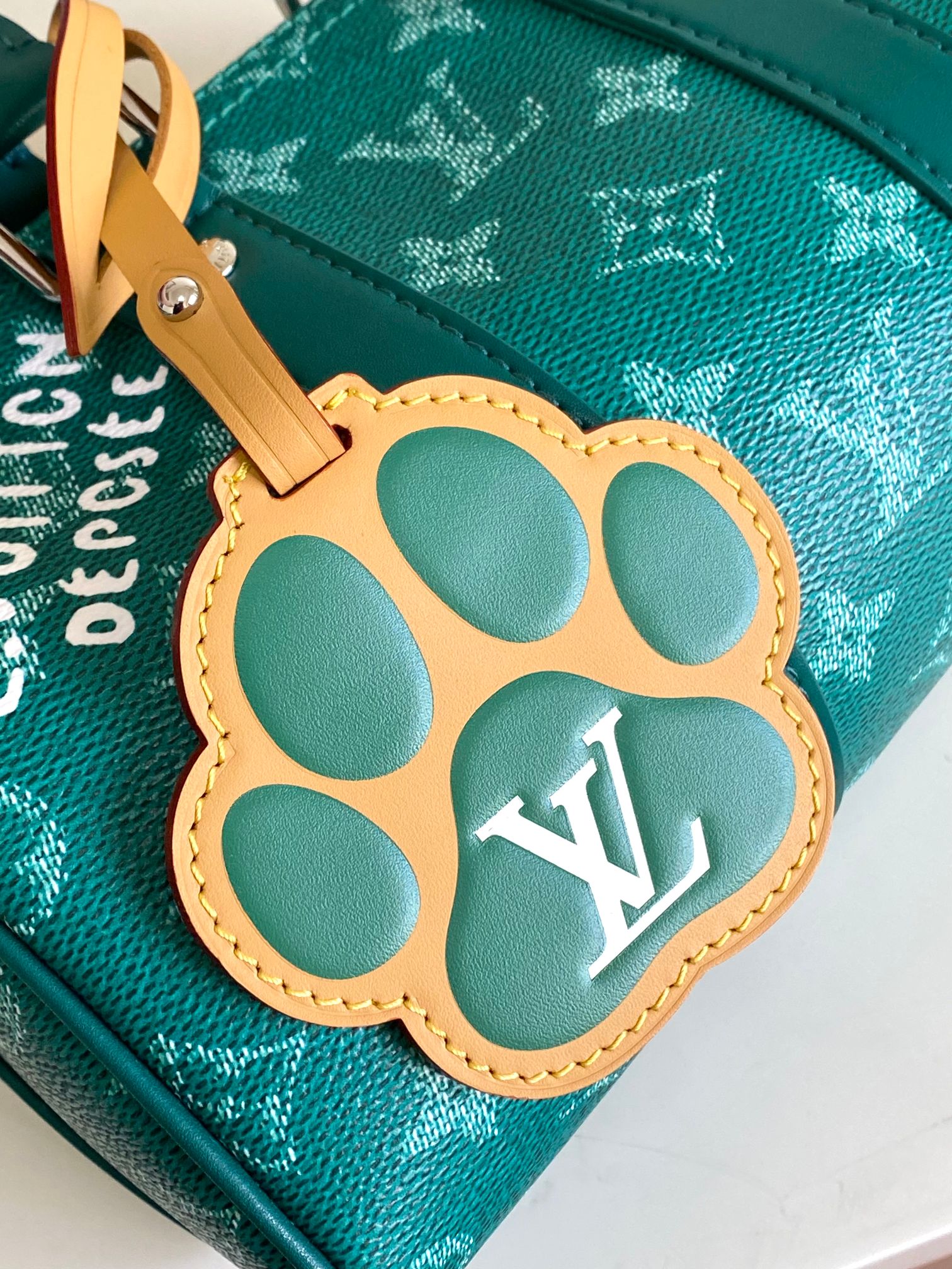 Louis Vuitton Keepall Bandoulière 25 Shoulder Bag in Green Floral Taurillon Leather - Image 5