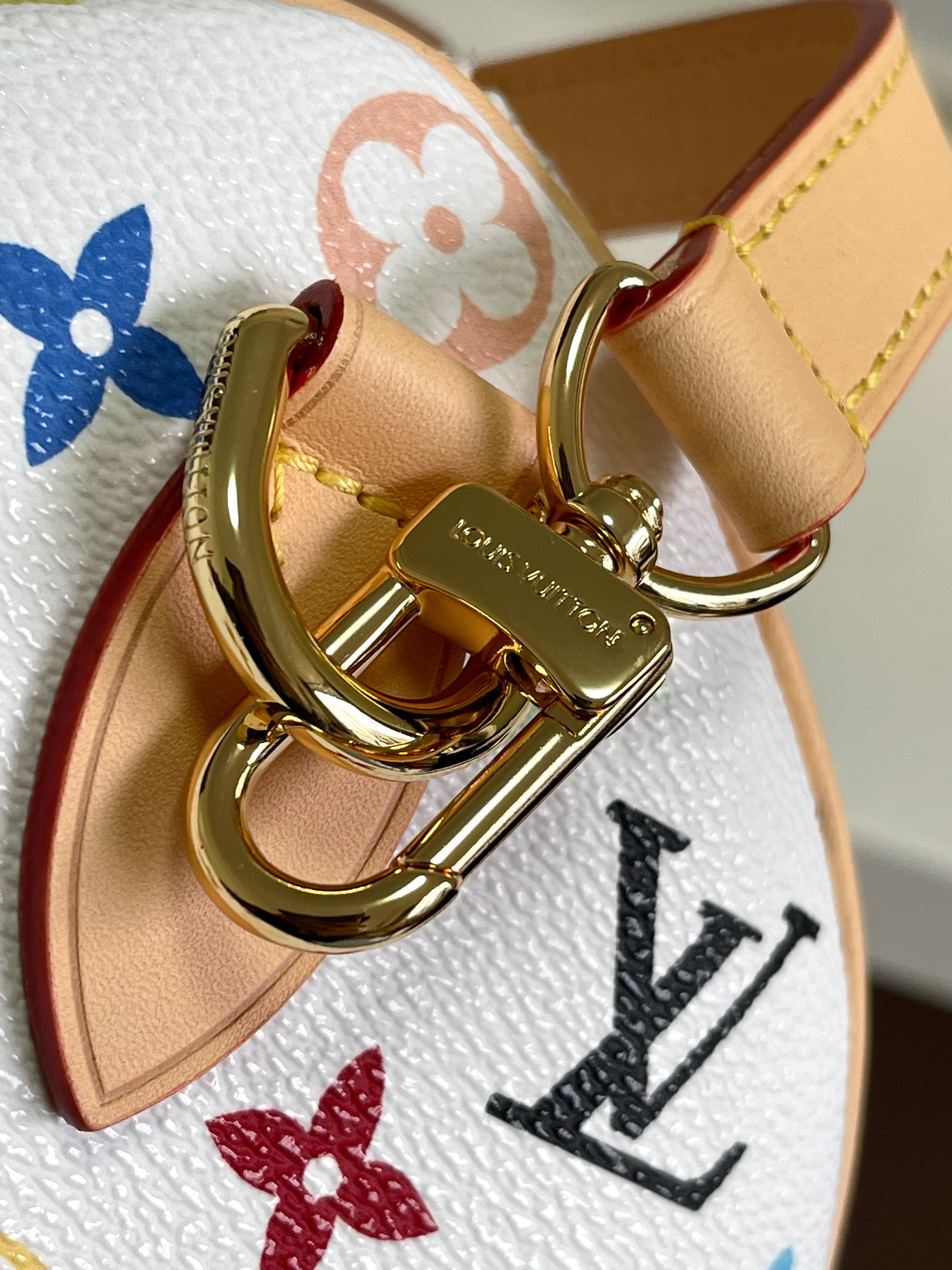 Louis Vuitton Speedy Bandoulière 25 Handbag in White Multicolor Monogram - Image 5