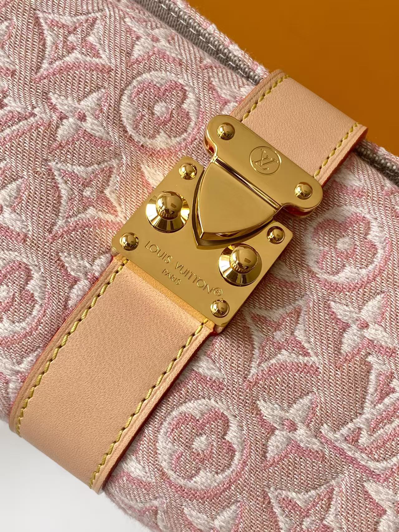 Louis Vuitton Pochette Mia Monogram Emblème Shoulder Bag in Pink Jacquard - Image 5