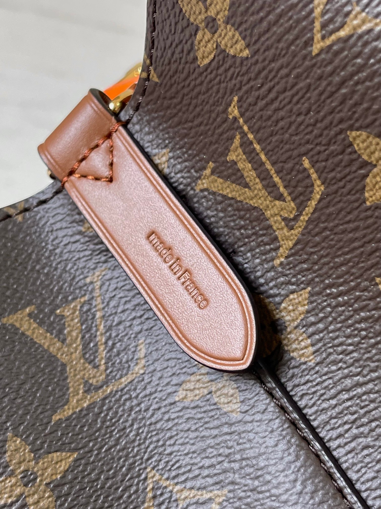 Louis Vuitton NéoNoé Bucket Shoulder Bag - Image 5