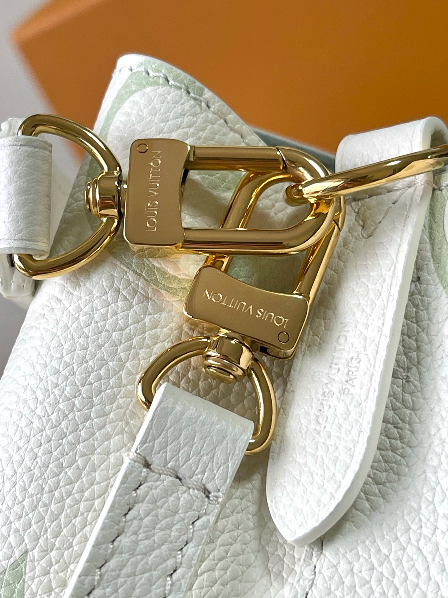 Louis Vuitton Néonoé BB Handbag - Image 5
