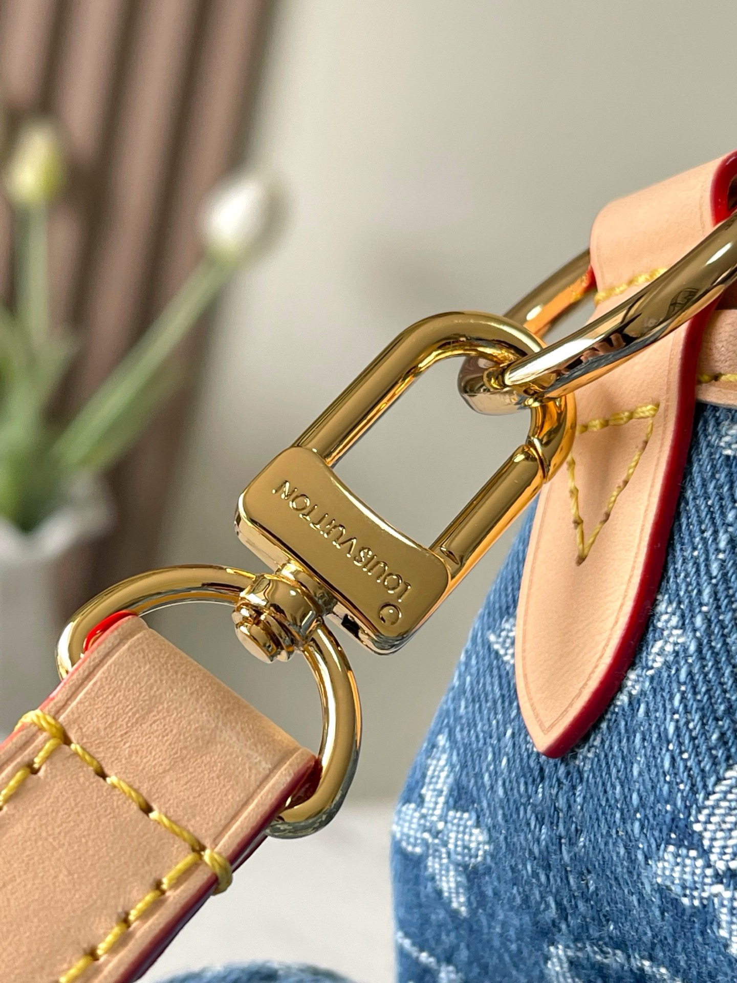Louis Vuitton Carryall Cargo Small Handbag in Blue Denim - Image 5