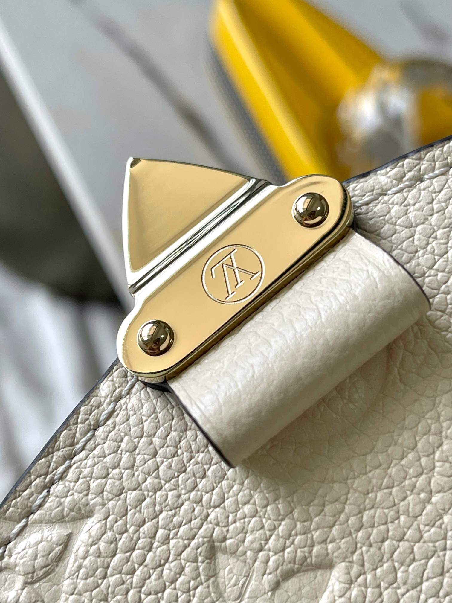 Louis Vuitton Pochette Métis East West Crossbody Bag - Image 5