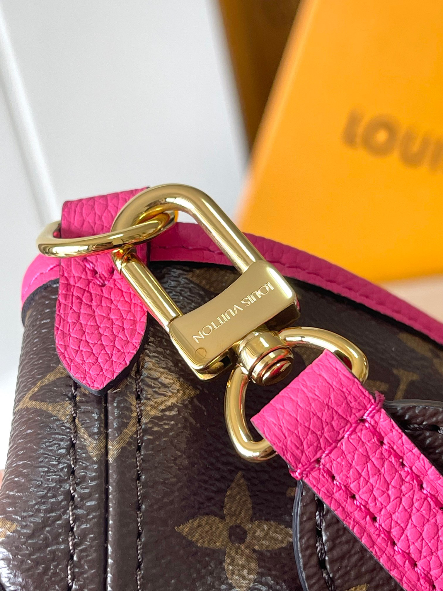 Louis Vuitton Neverfull Bandoulière Inside Out GM Tote Bag - Image 5