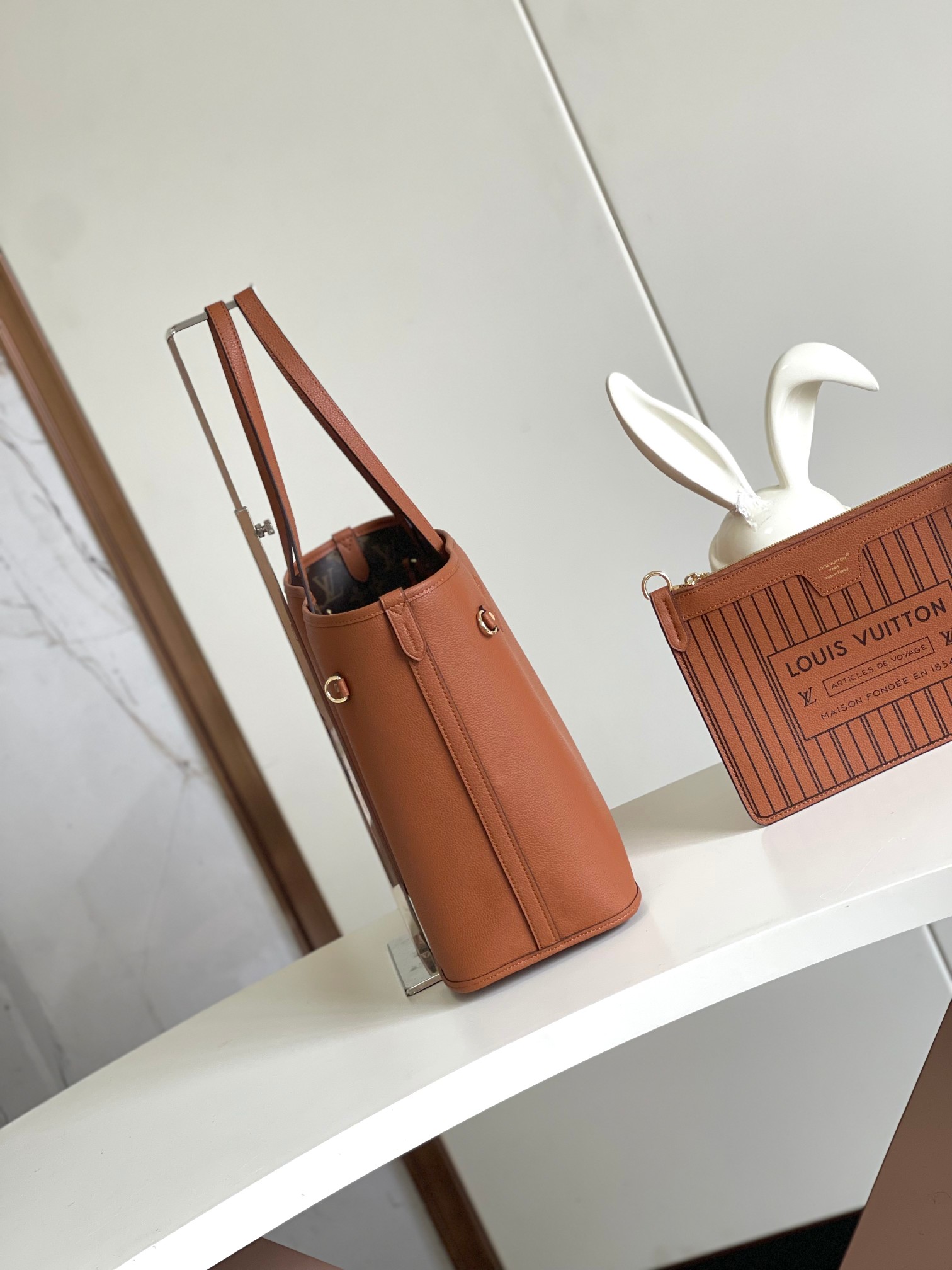 Medium Neverfull Tote in Damier Azur Canvas - Image 5