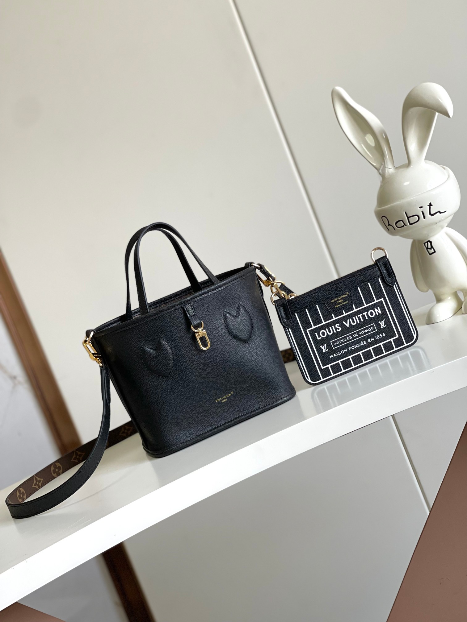 Neverfull BB Handbag in Damier Azur Canvas - Image 5