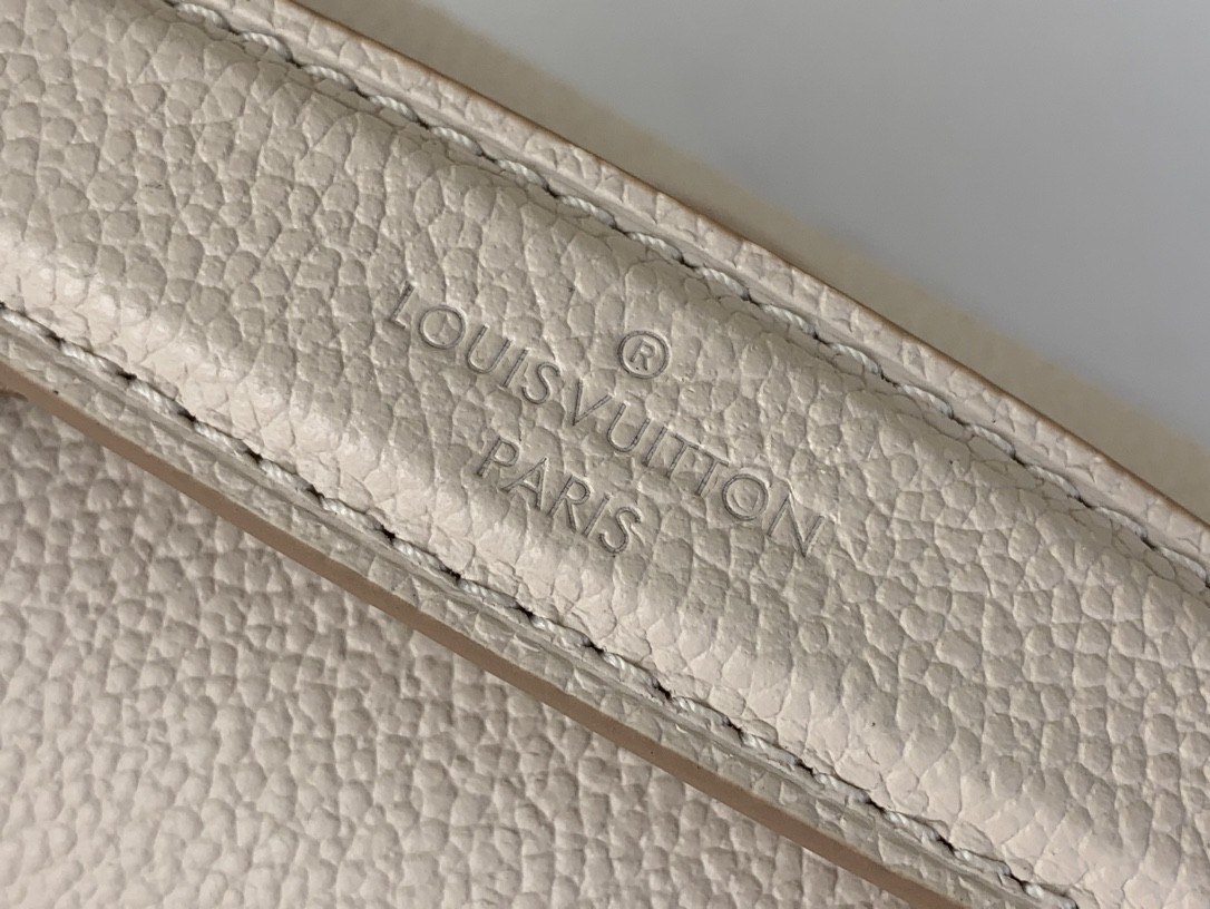 Pochette Métis MM Crossbody Bag in Monogram Empreinte Leather - Image 5